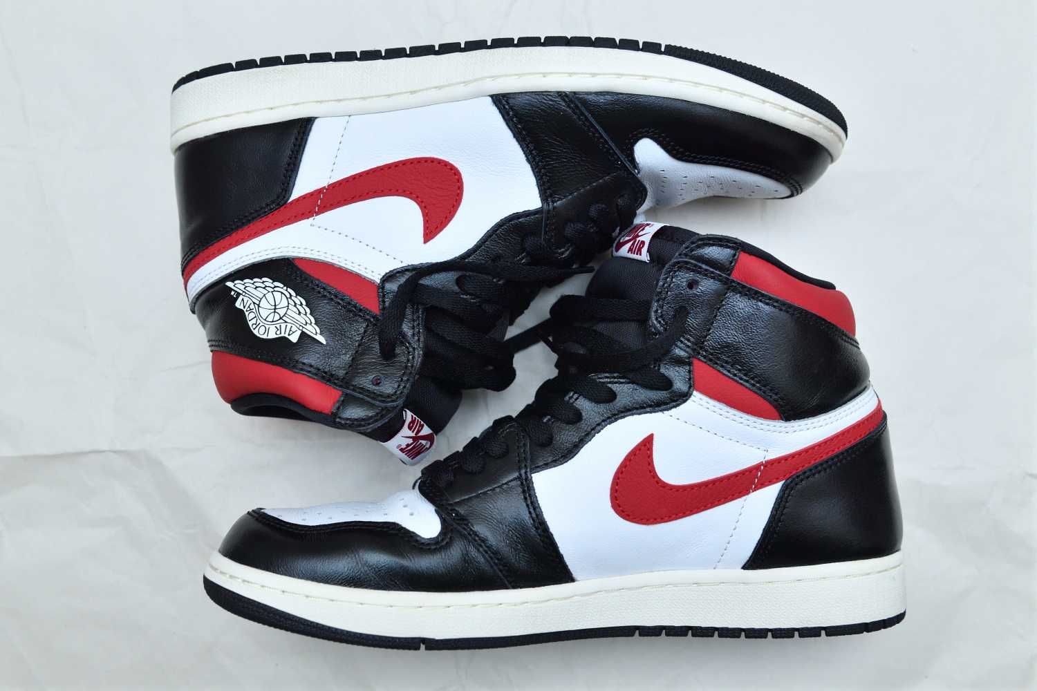 Nike Air Jordan 1 Retro High "Black/White/Sail/Gym Red"