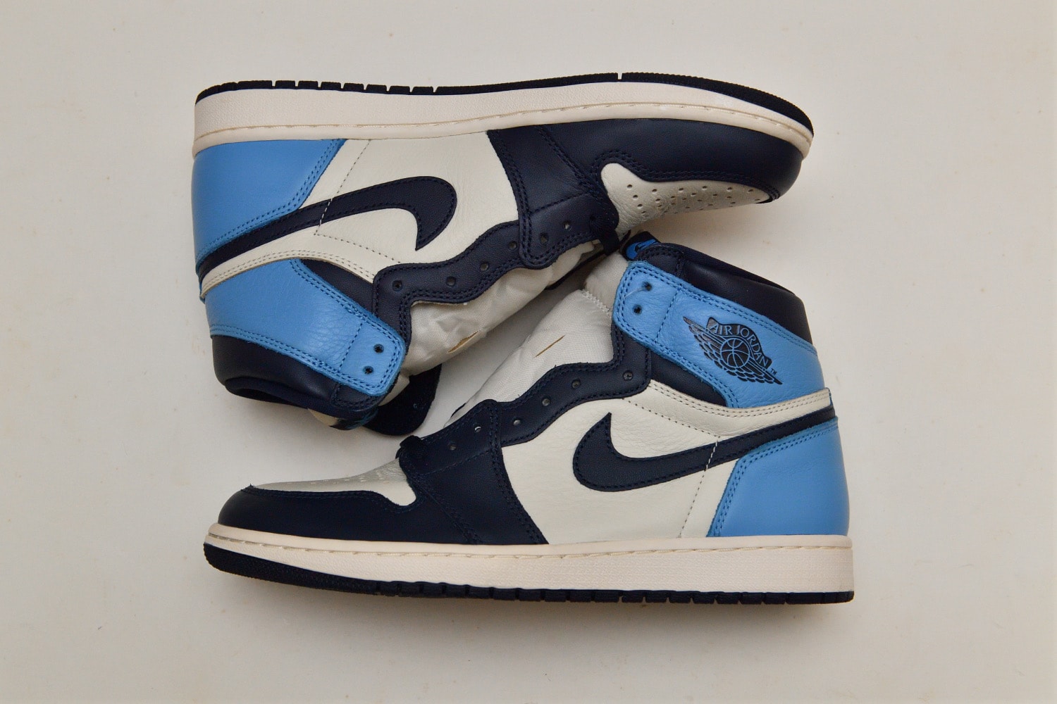 Nike Air Jordan 1 Retro High OG "Obsidian/University Blue"