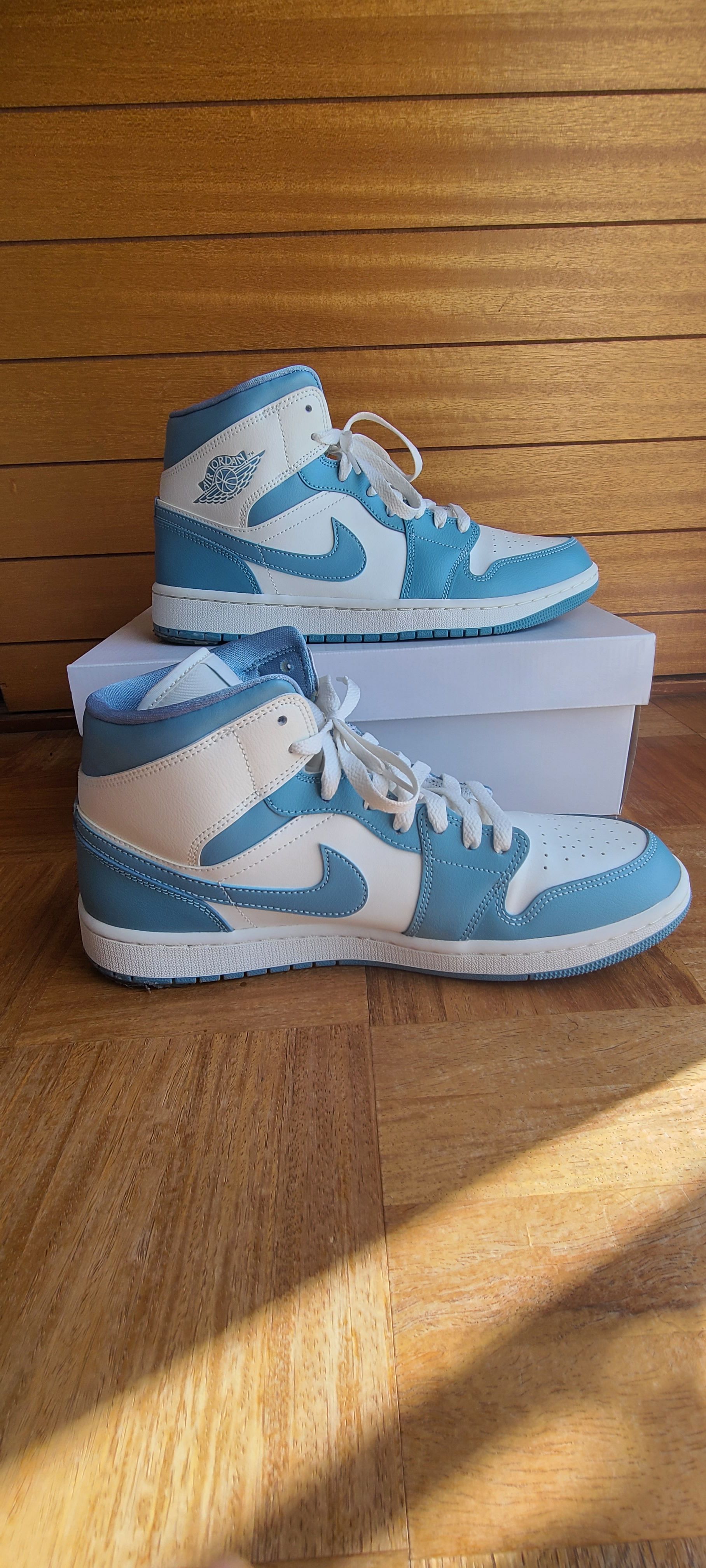 Nike Women's Air Jordan 1 Mid "University Blue"