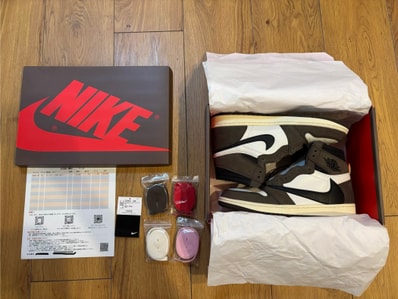 Travis Scott × Nike Air Jordan 1 Retro High OG TS SP "Sail/Dark Mocha"