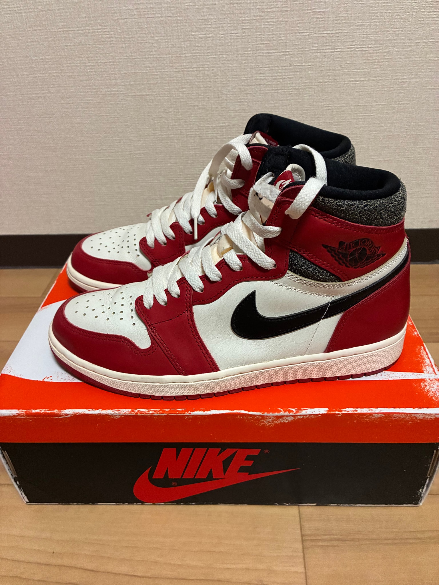Nike Air Jordan 1 High OG "Lost & Found/Chicago"
