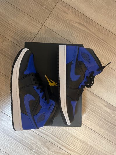 Nike Air Jordan 1 Mid "Hyper Royal"