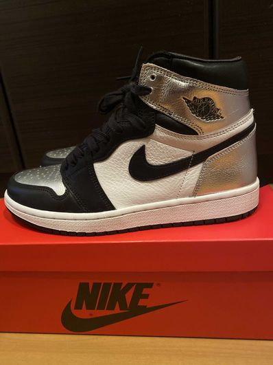 Nike Women's Air Jordan 1 Retro High OG "Silver Toe"