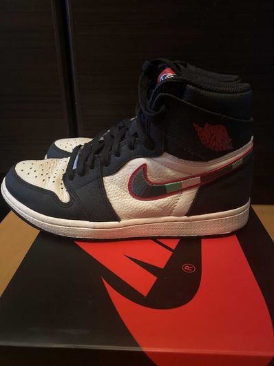 Nike Air Jordan 1 RETRO High OG "Sports Illustrated"