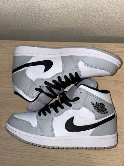 Nike Air Jordan 1 Mid "Light Smoke Grey/White/Black"