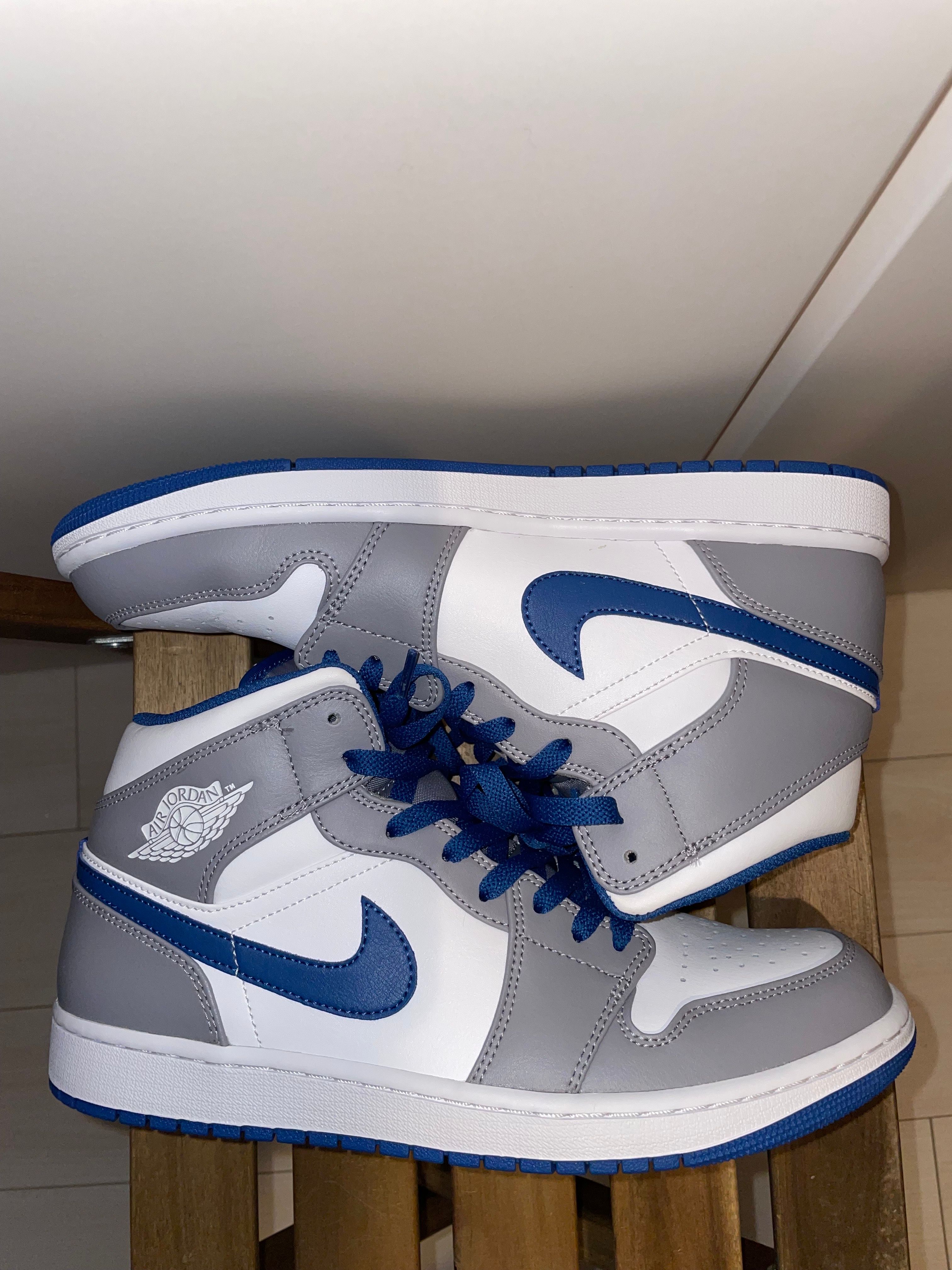 Nike Air Jordan 1 Mid "True Blue"