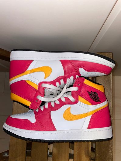 Nike Air Jordan 1 High OG "Light Fusion Red"
