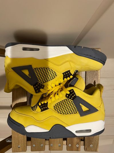 Nike Air Jordan 4 "Tour Yellow"