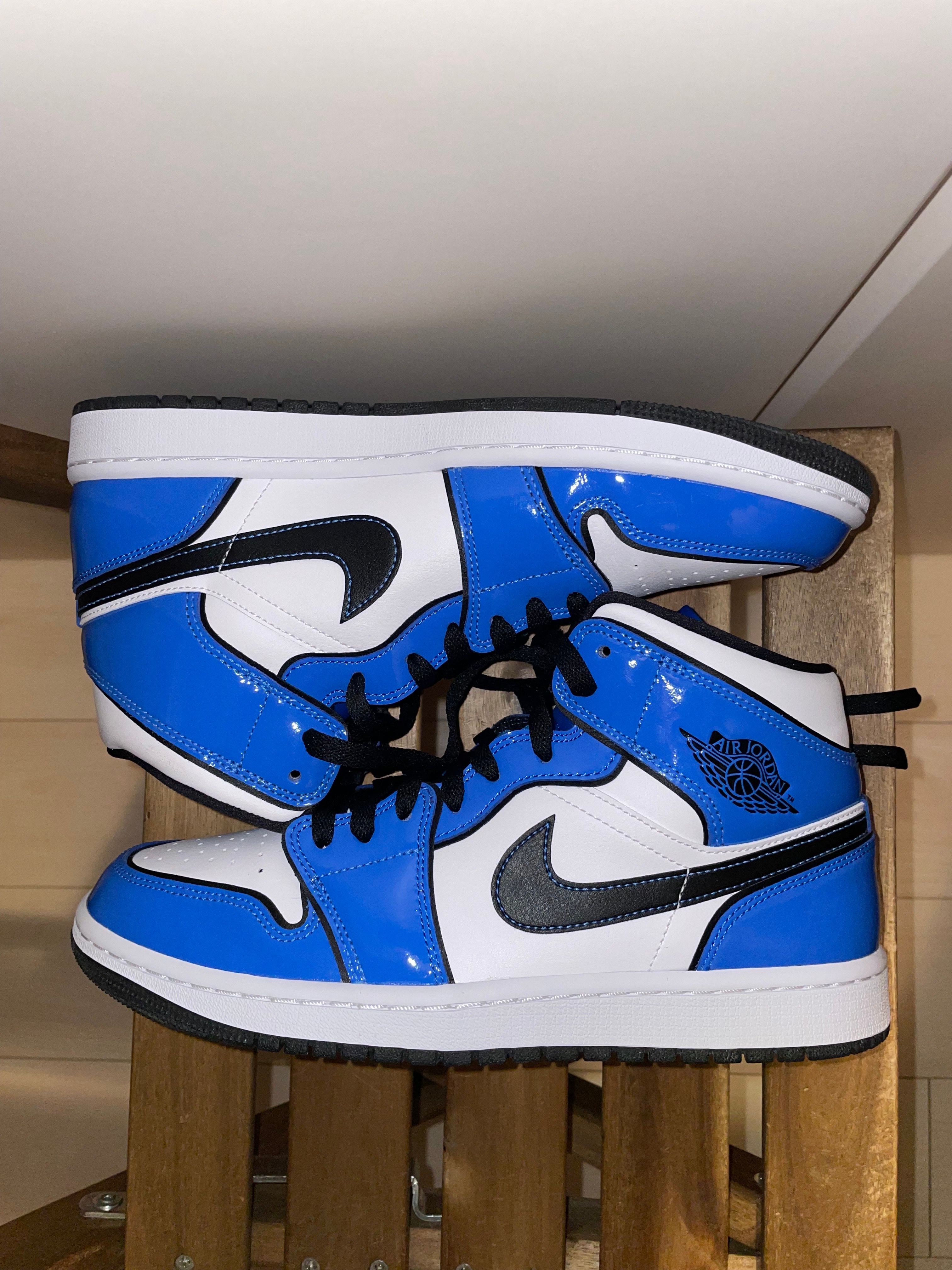 Nike Air Jordan 1 Mid SE "Signal Blue"