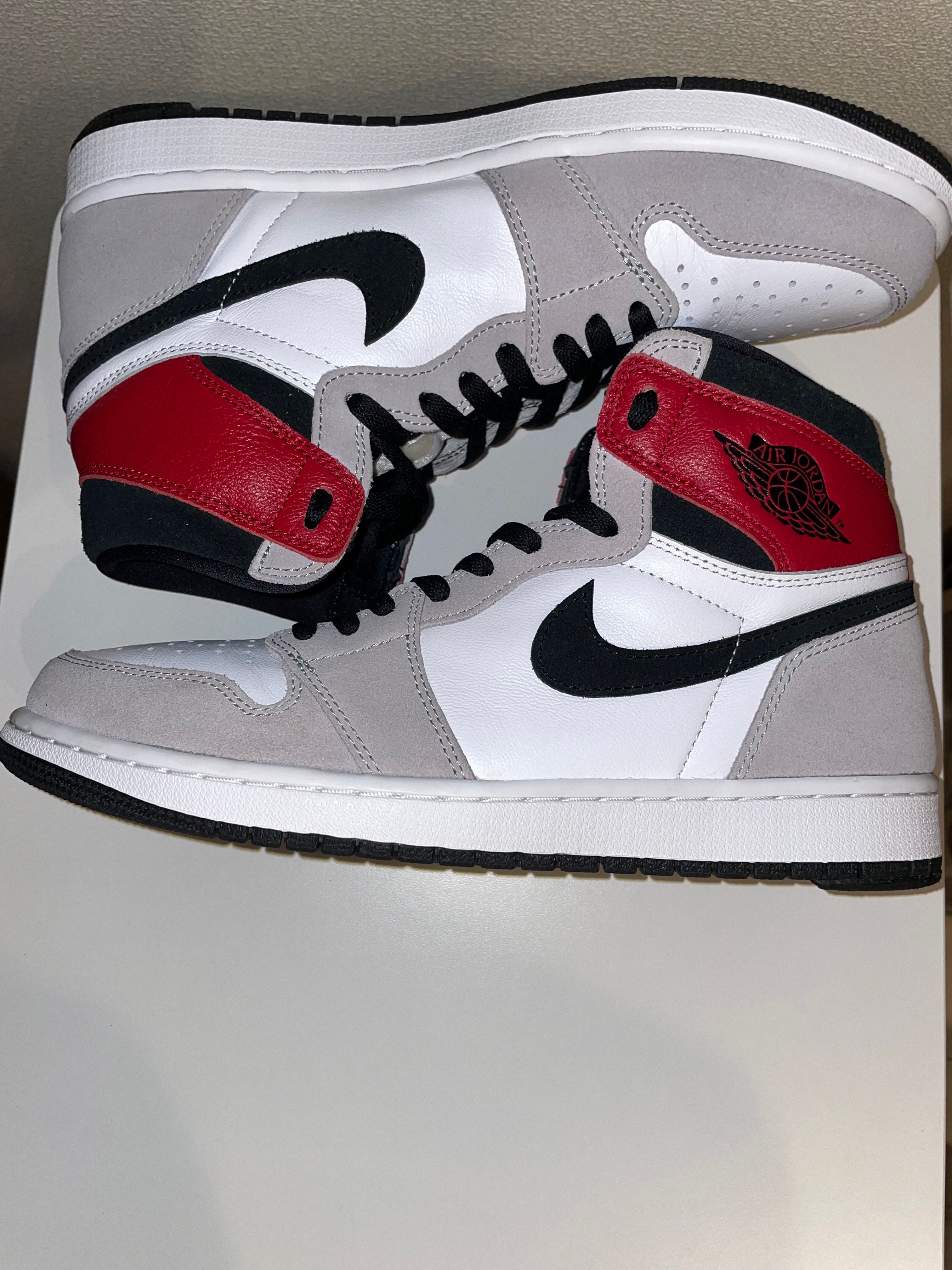 Nike Air Jordan 1 High OG "White/Black/Light Smoke Grey"