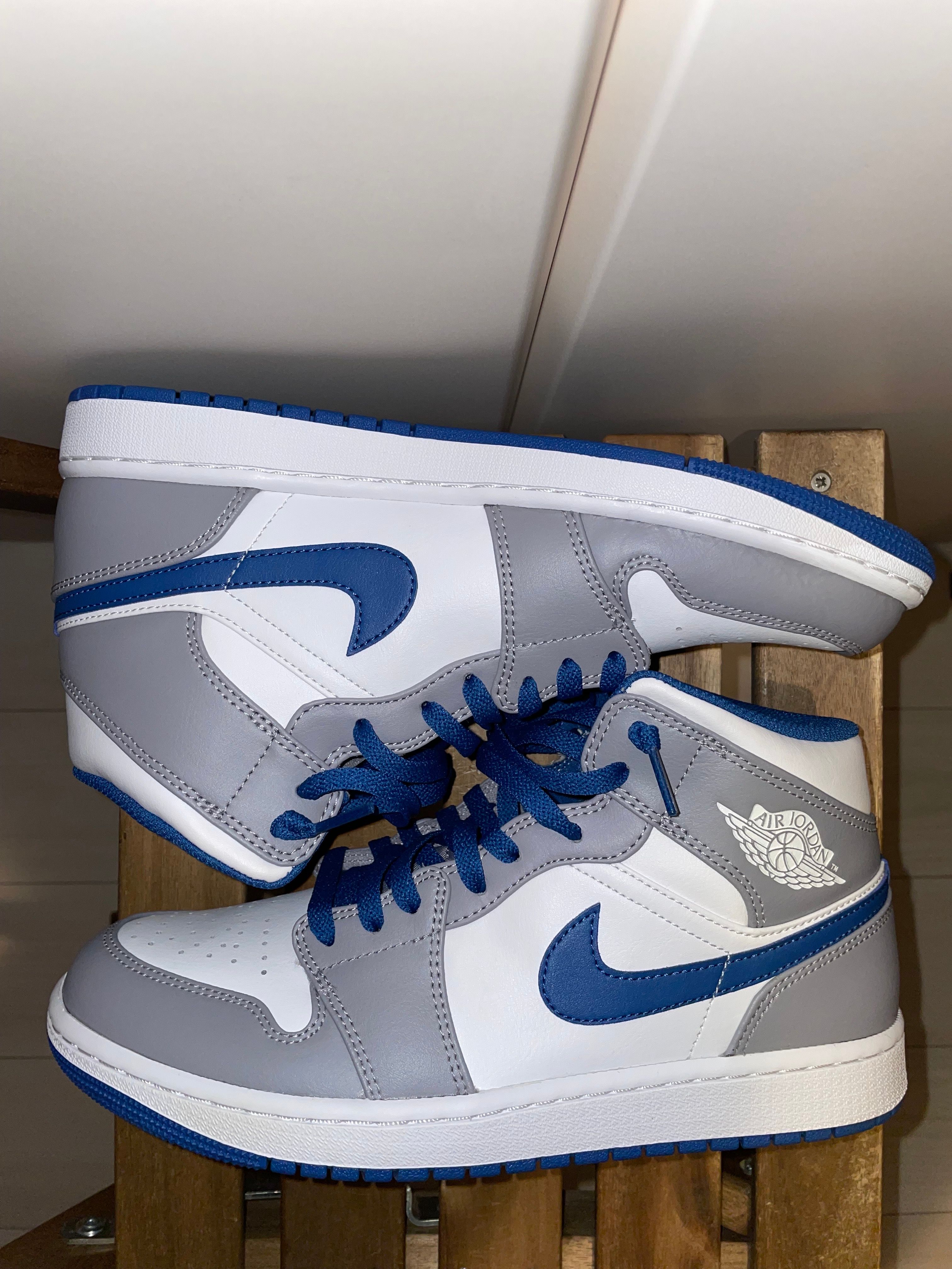 Nike Air Jordan 1 Mid "True Blue"