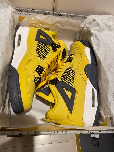 Nike Air Jordan 4 "Tour Yellow"