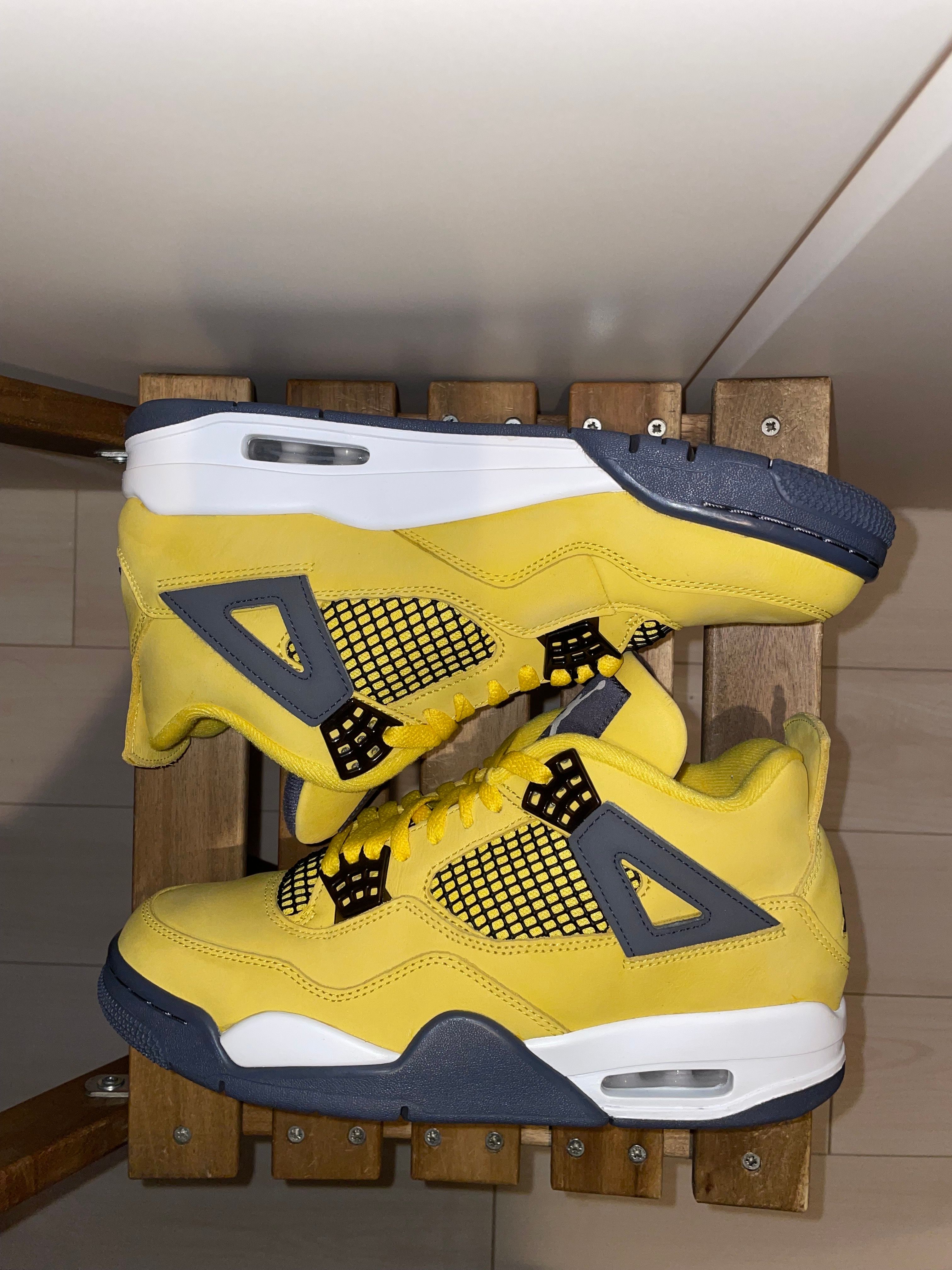 Nike Air Jordan 4 "Tour Yellow"