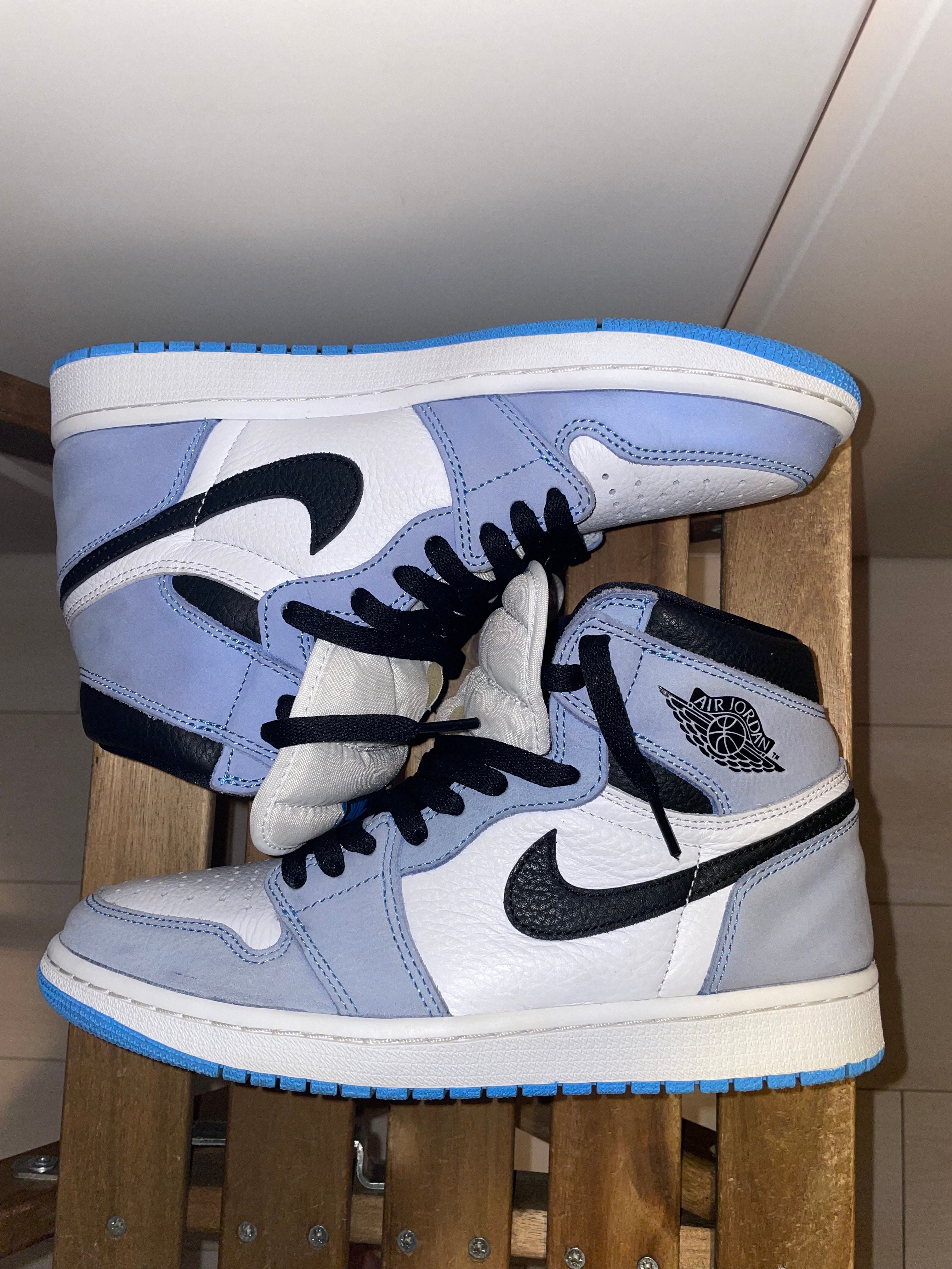 Nike Air Jordan 1 High OG "University Blue"