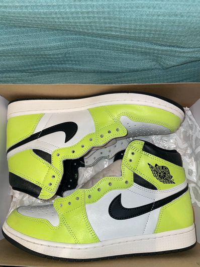 Nike Air Jordan 1 High OG "Volt/Visionaire"