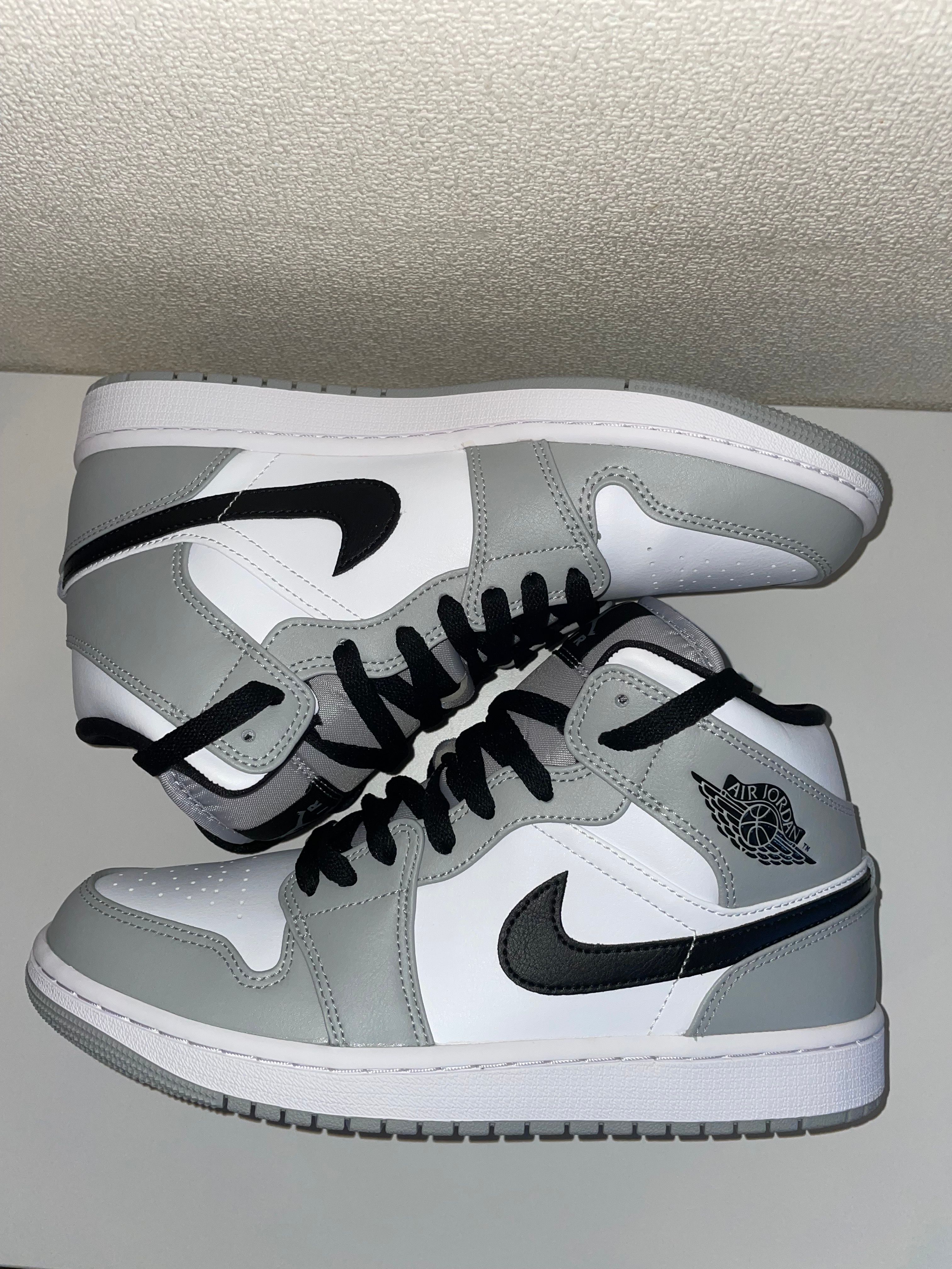 Nike Air Jordan 1 Mid "Light Smoke Grey/White/Black"