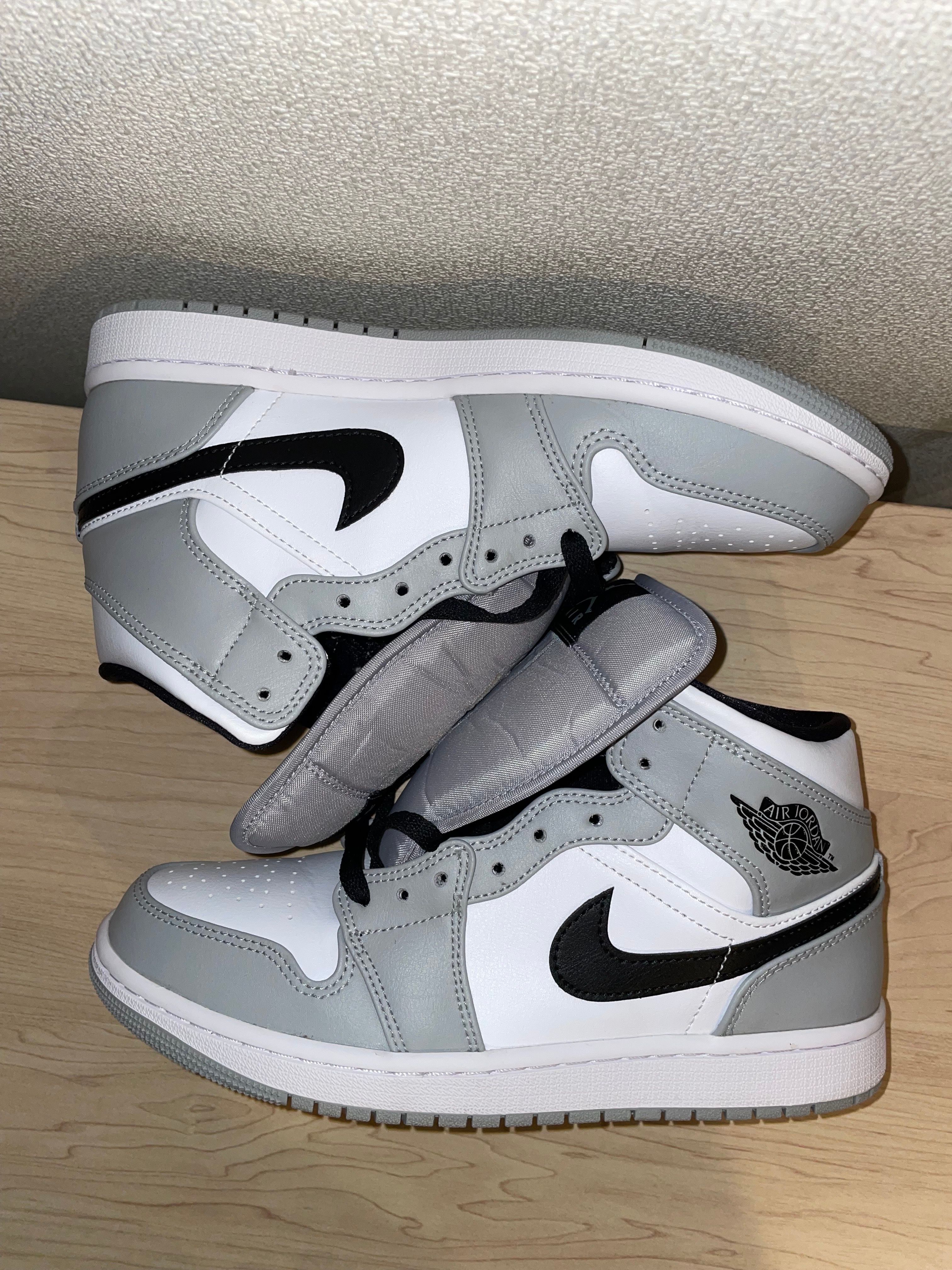 Nike Air Jordan 1 Mid "Light Smoke Grey/White/Black"