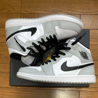 Nike Air Jordan 1 Mid "Light Smoke Grey/White/Black"