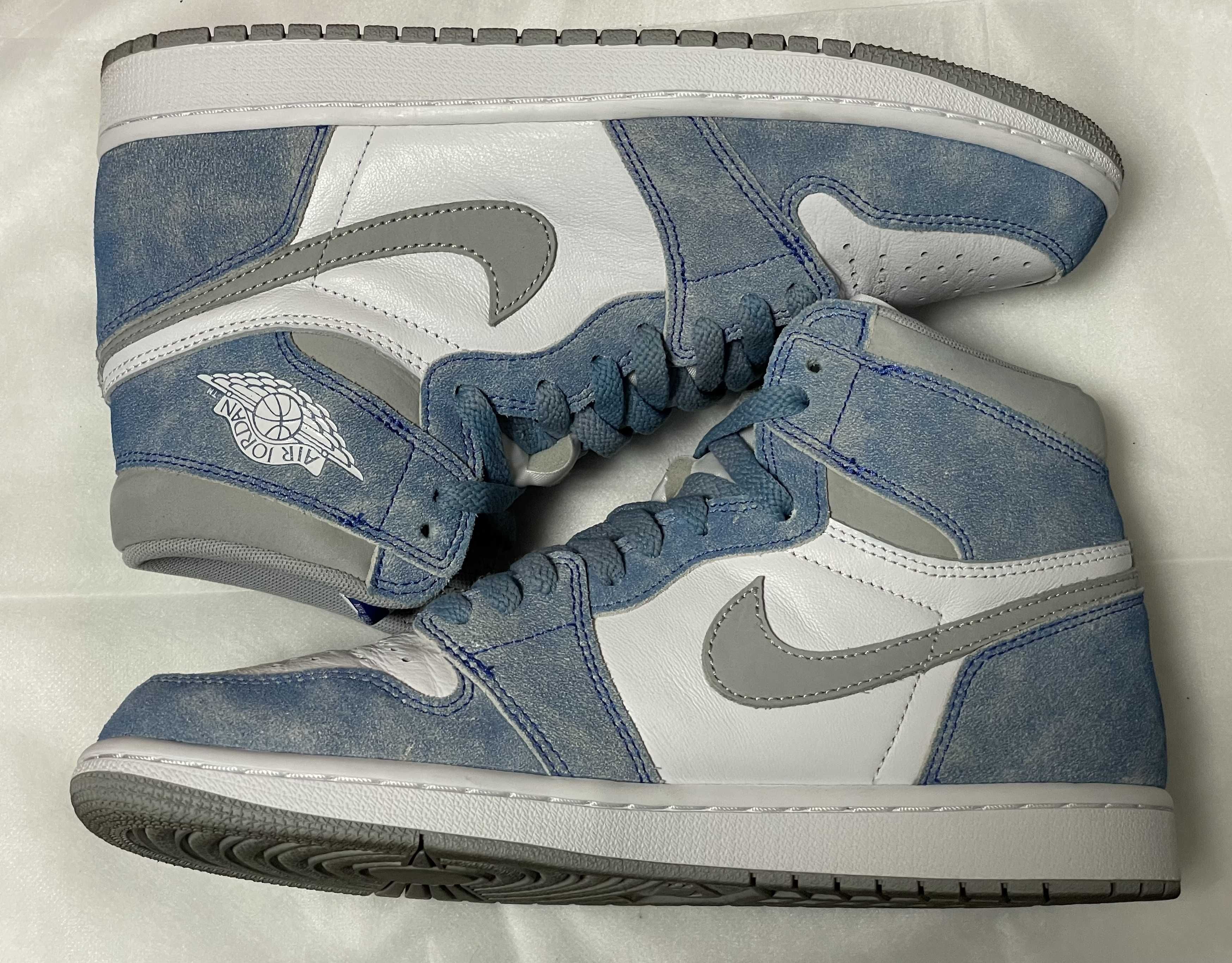 Nike Air Jordan 1 High OG "Hyper Royal"