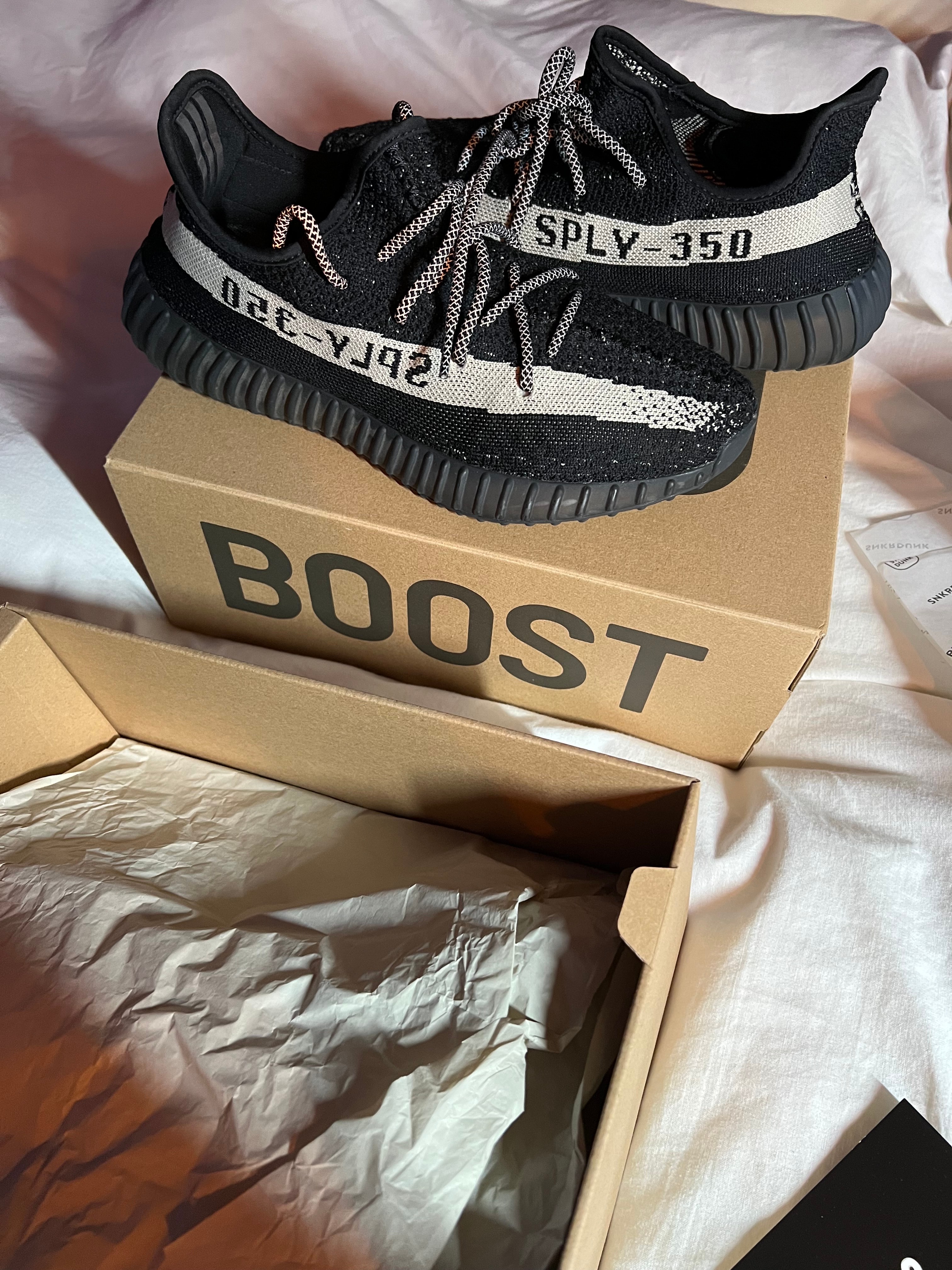 アディダス イージーブースト350V2 "オレオ"