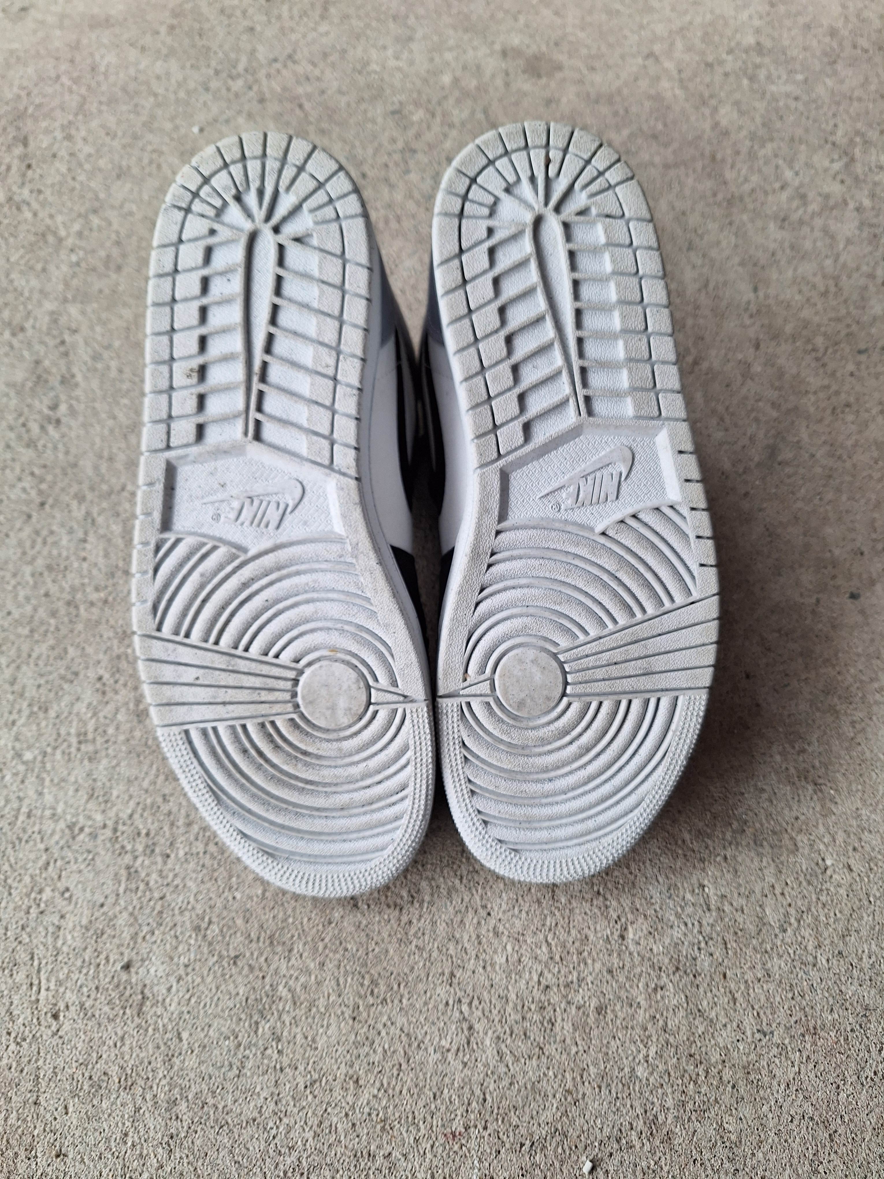 Nike Women's Air Jordan 1 Mid SE "Light Steel Grey"