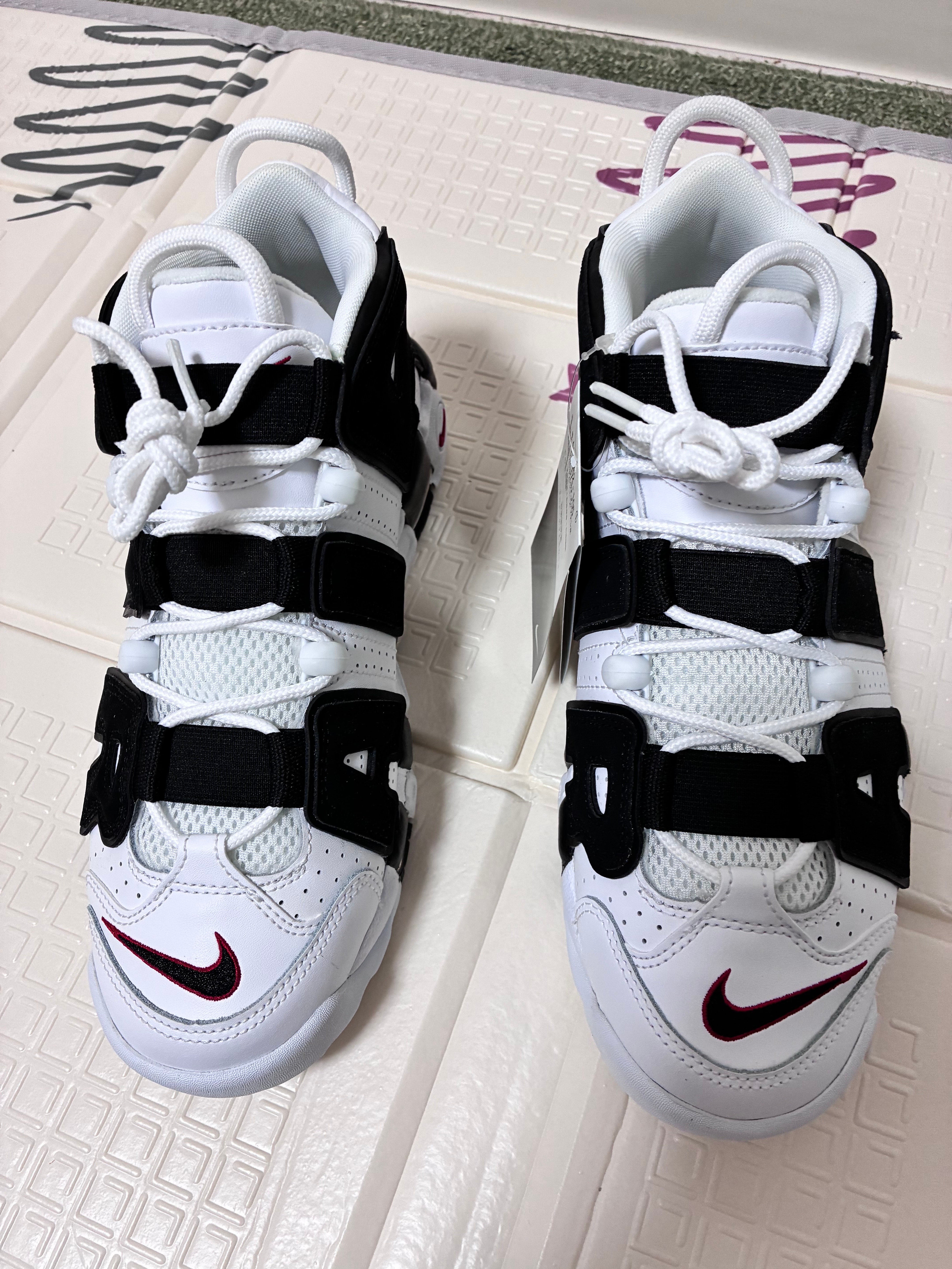 NIKE AIR MORE UPTEMPO "WHITE/BLACK/UNIVERSITY RED"(2020)
