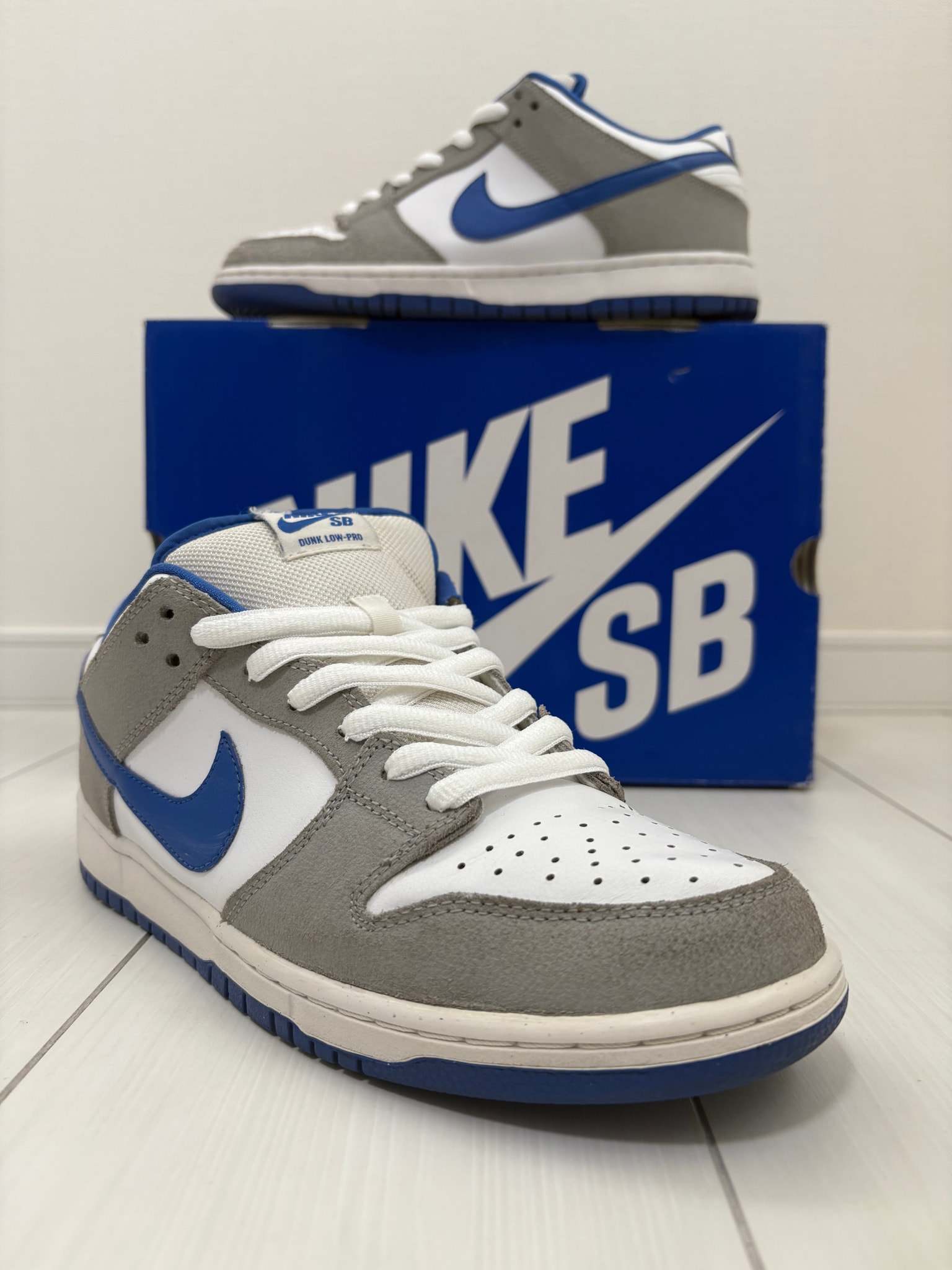 Nike SB Dunk Low Pro "Matte Silver/Varsity Royal"