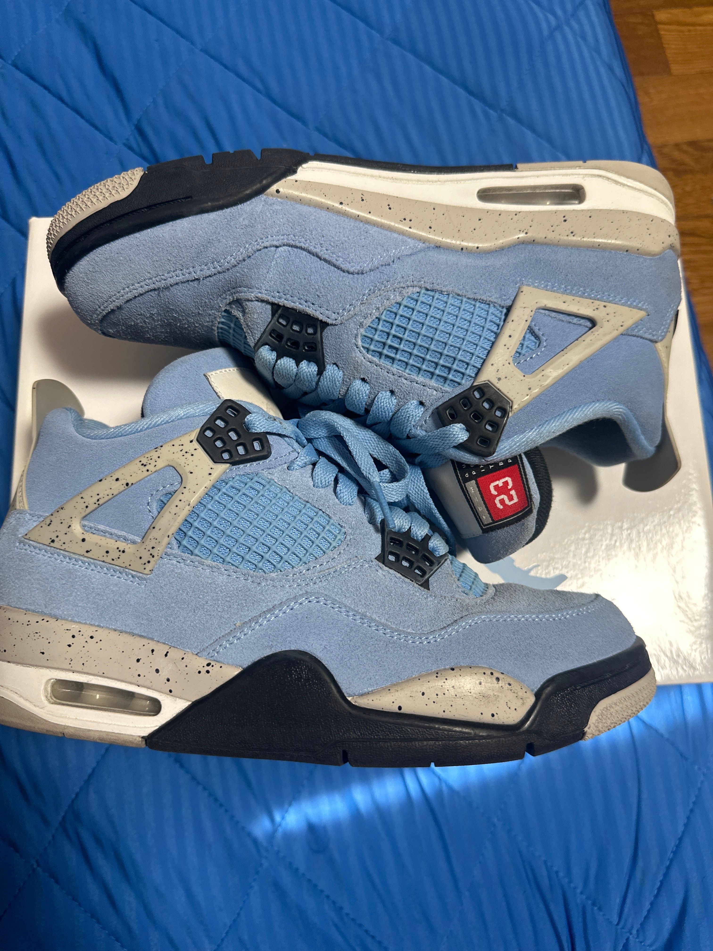 Nike Air Jordan 4 "University Blue"