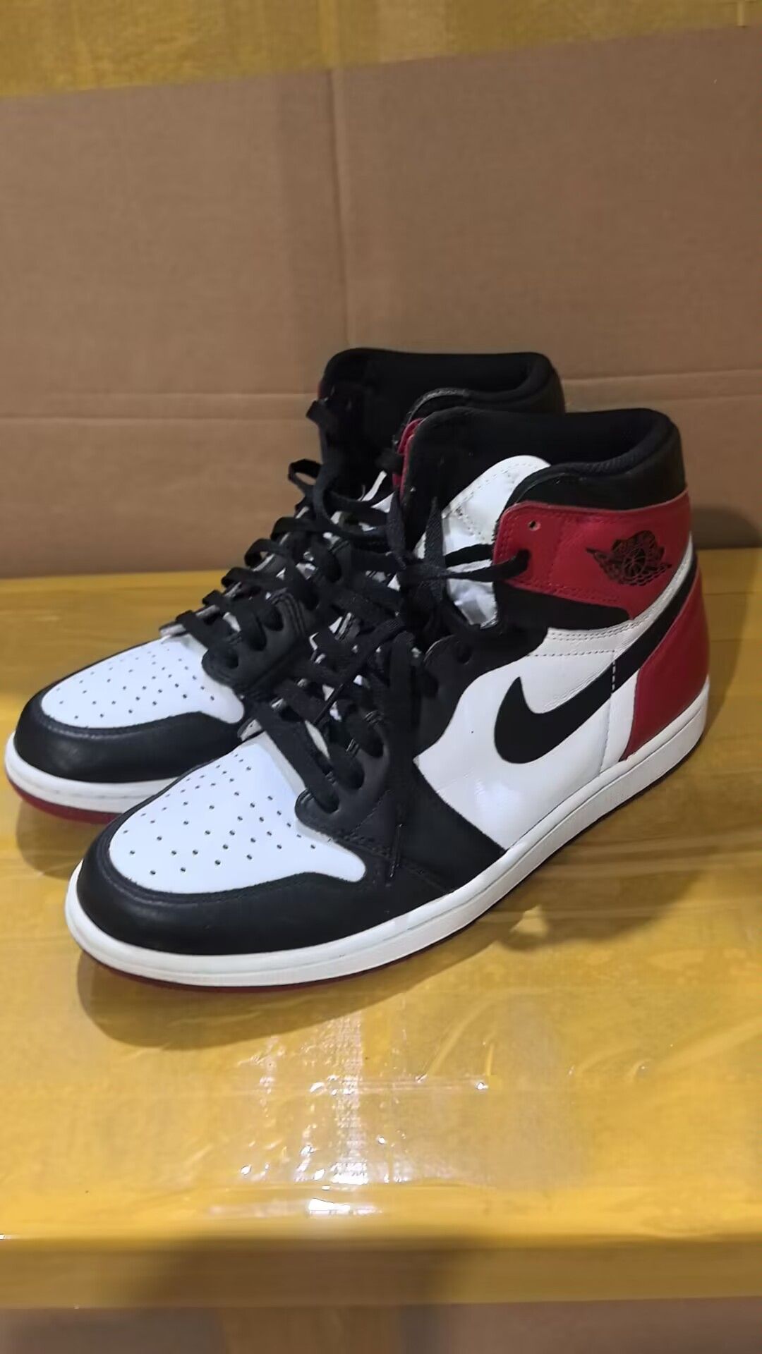 Nike Air Jordan 1 Retro High OG "Black Toe"(2016)