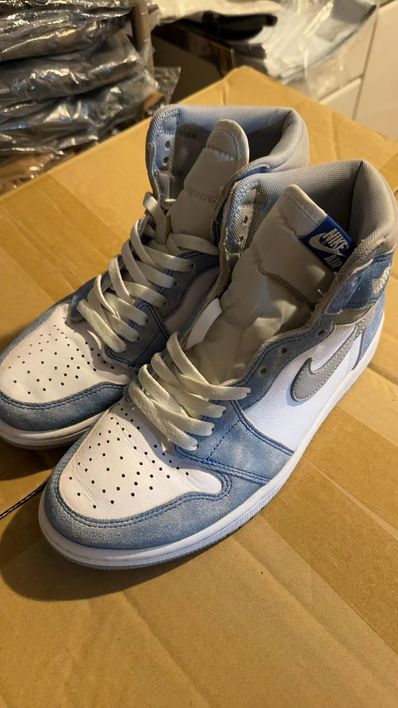 Nike Air Jordan 1 High OG "Hyper Royal"