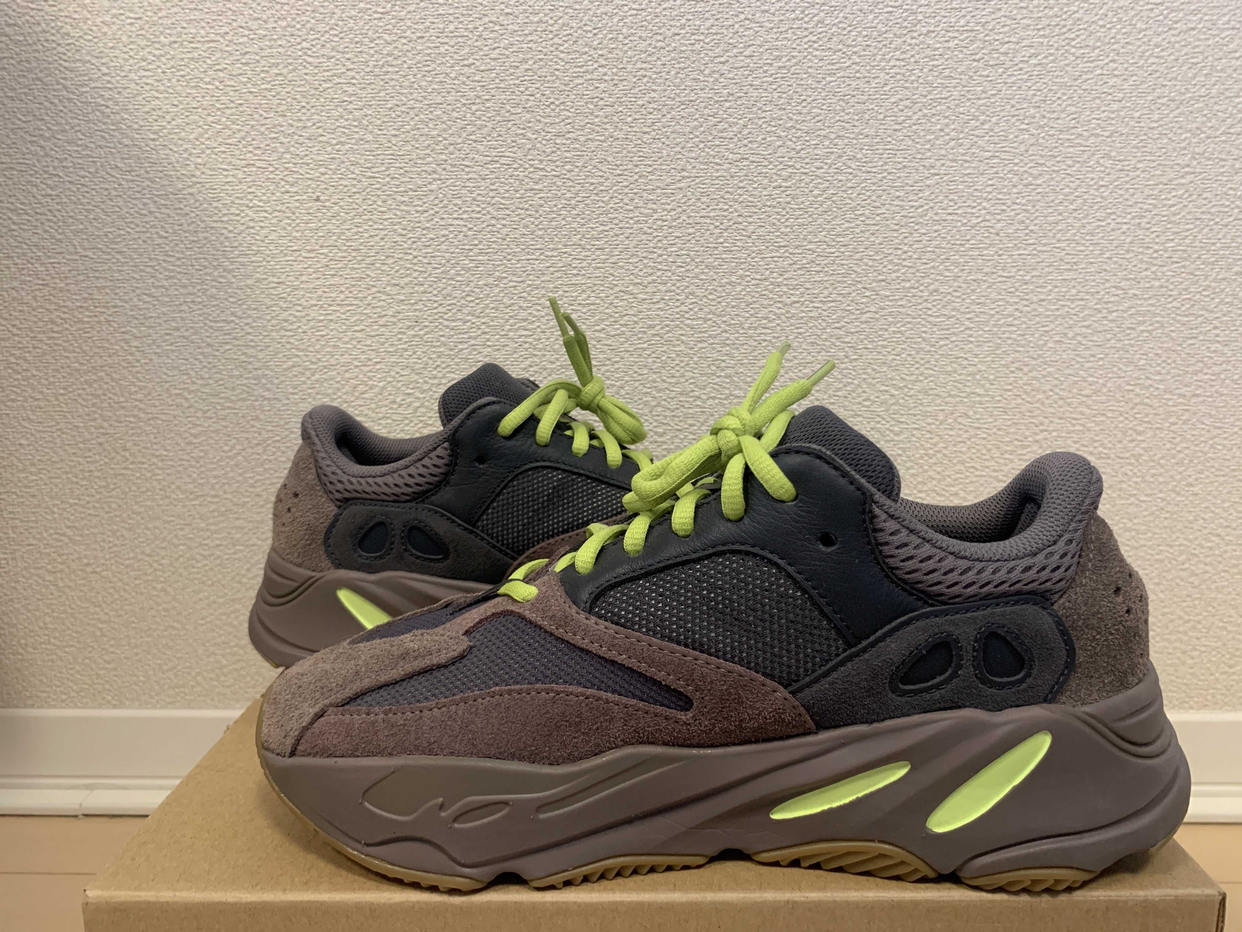 YEEZY BOOST 700 WAVE RUNNER DARK GREY