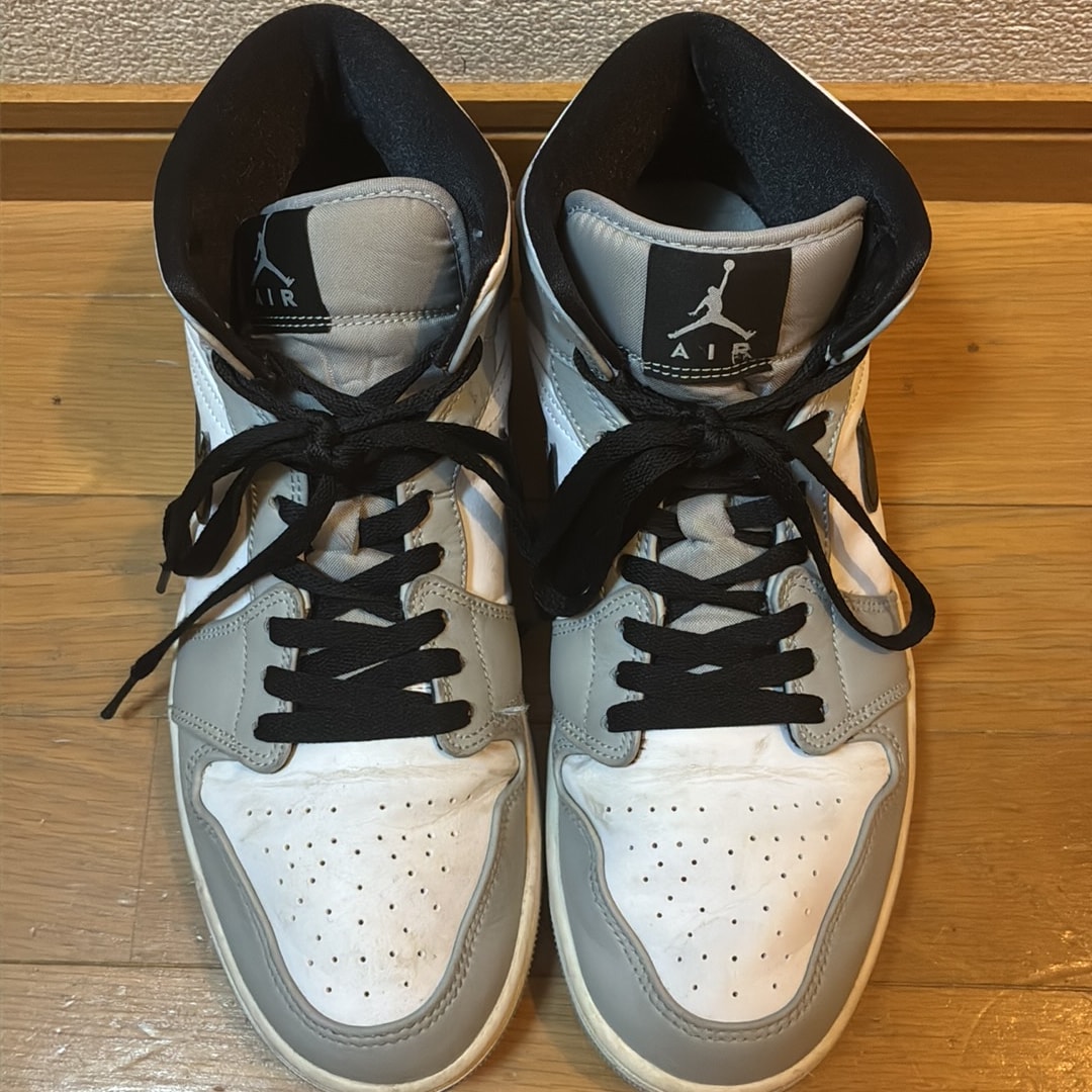 Nike Air Jordan 1 Mid "Light Smoke Grey/White/Black"