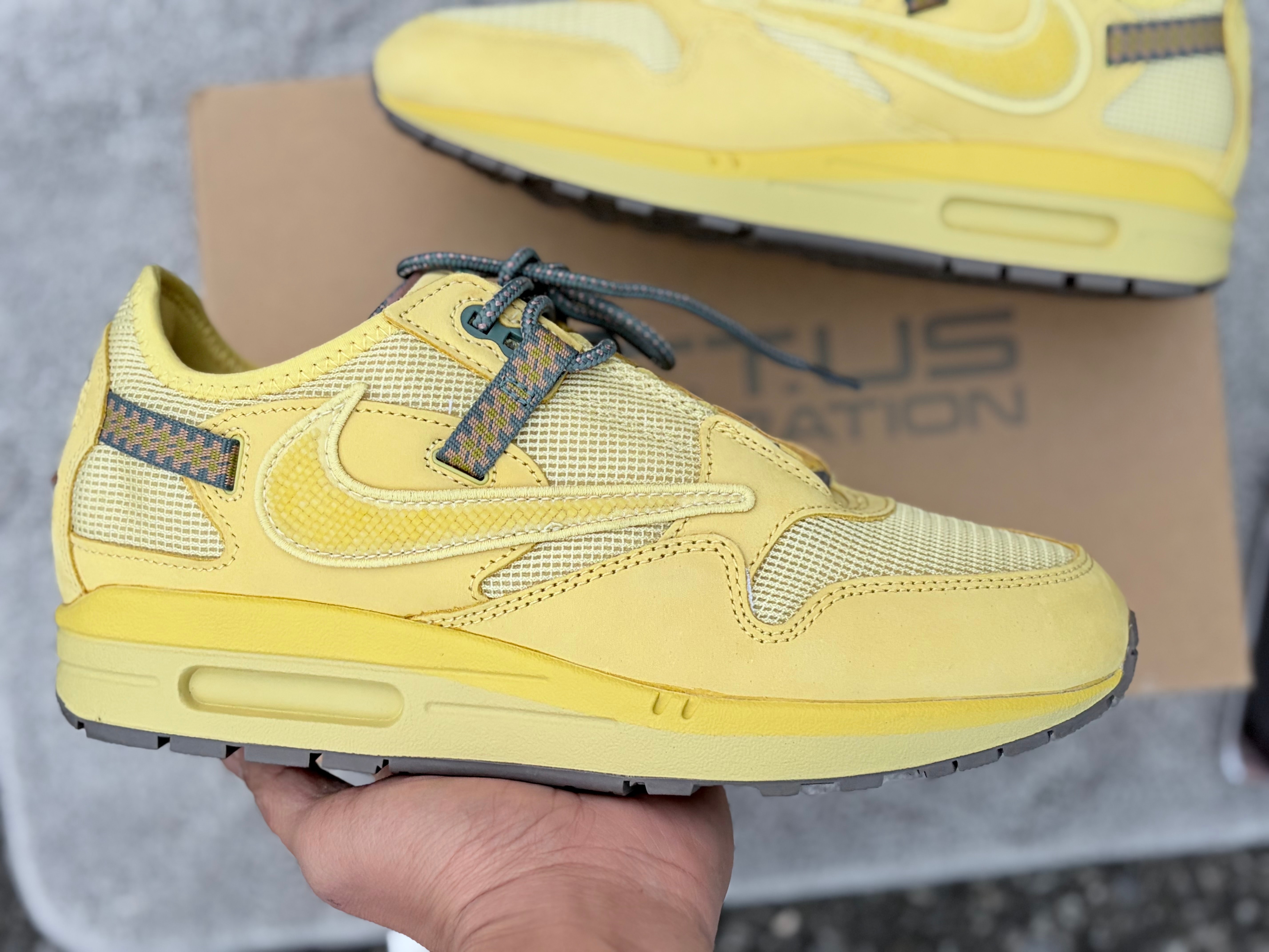 トラヴィススコット × ナイキ エアマックス1 "カクタス ゴールド"