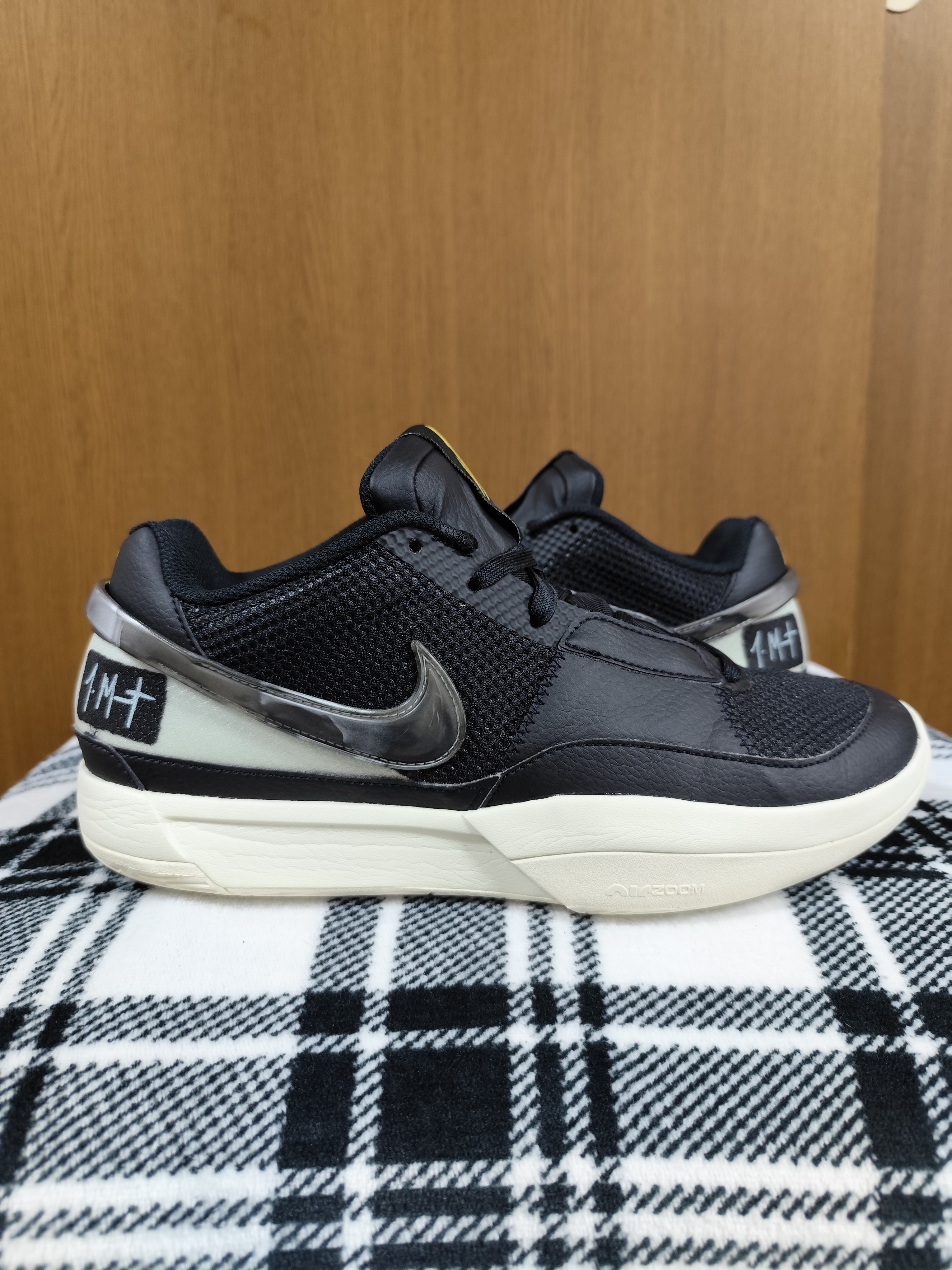 ナイキ ジャ1 "スモーク" (DR8785-002/DR8786-002)