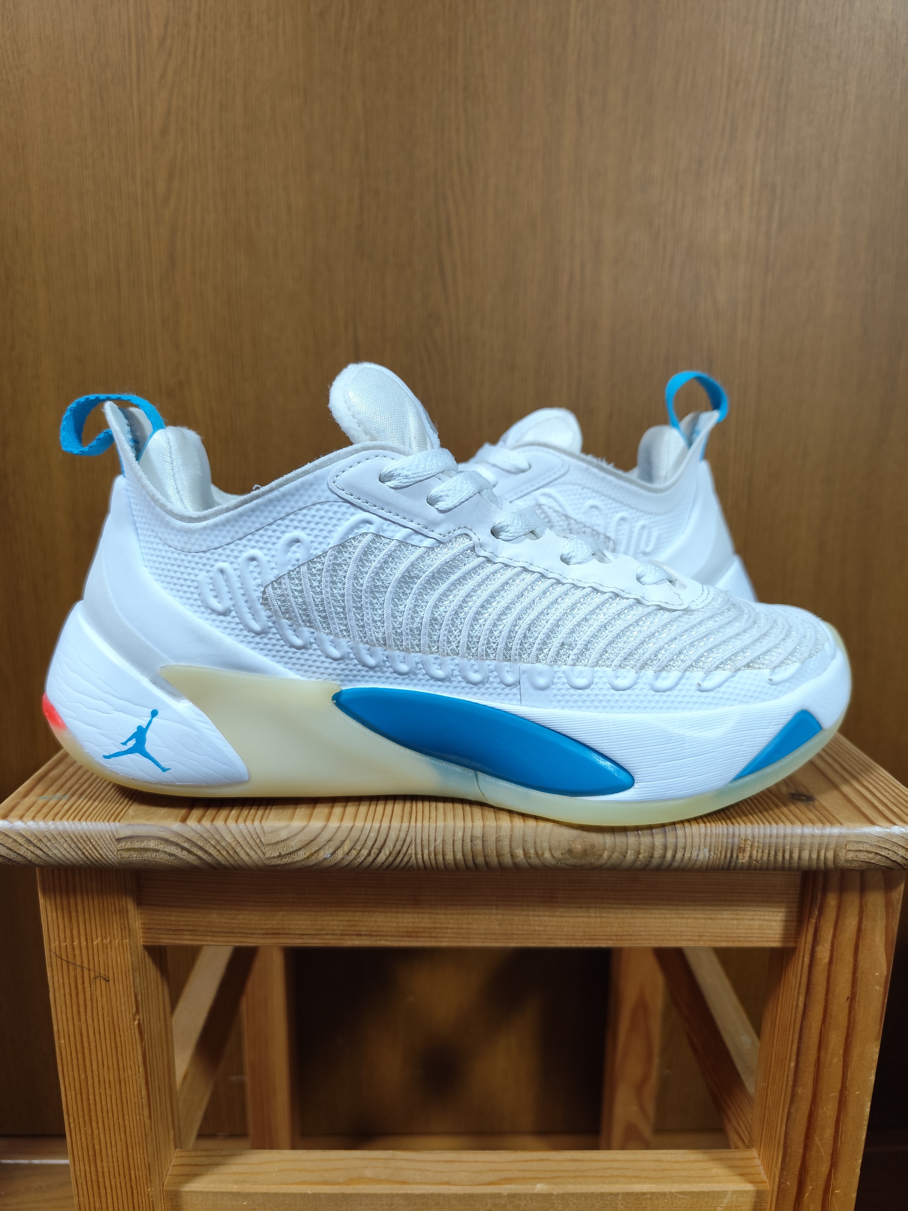 ナイキ ジョーダン ルカ1 "ネオ ターコイズ"