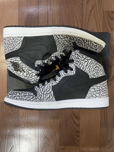 Nike Air Jordan 1 Retro High "Un-Supreme"