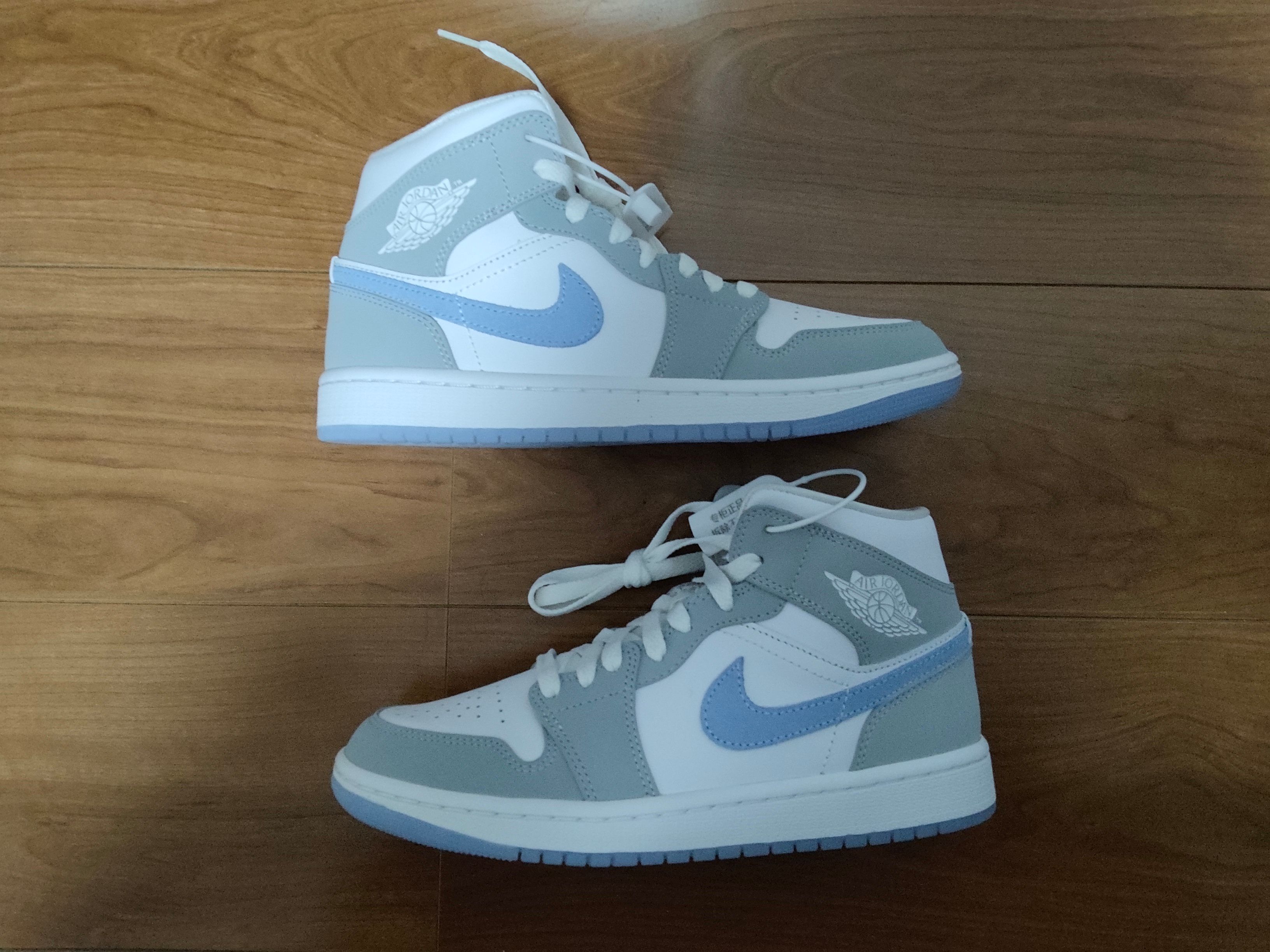 Nike Women's Air Jordan 1 Mid "Wolf Grey"