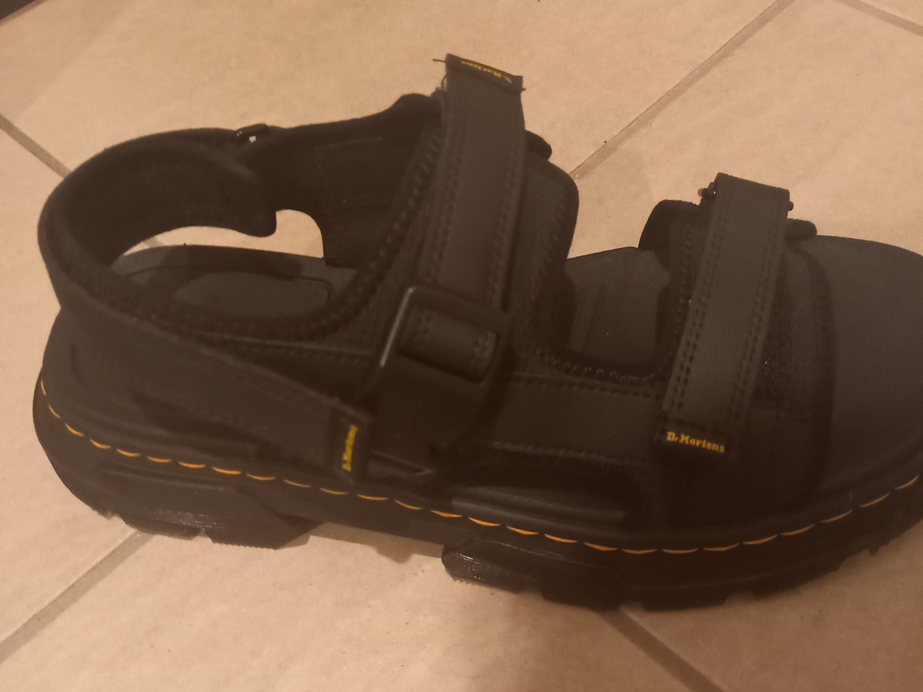 Dr.Martens Forster Multi Strap Sandal "Black"