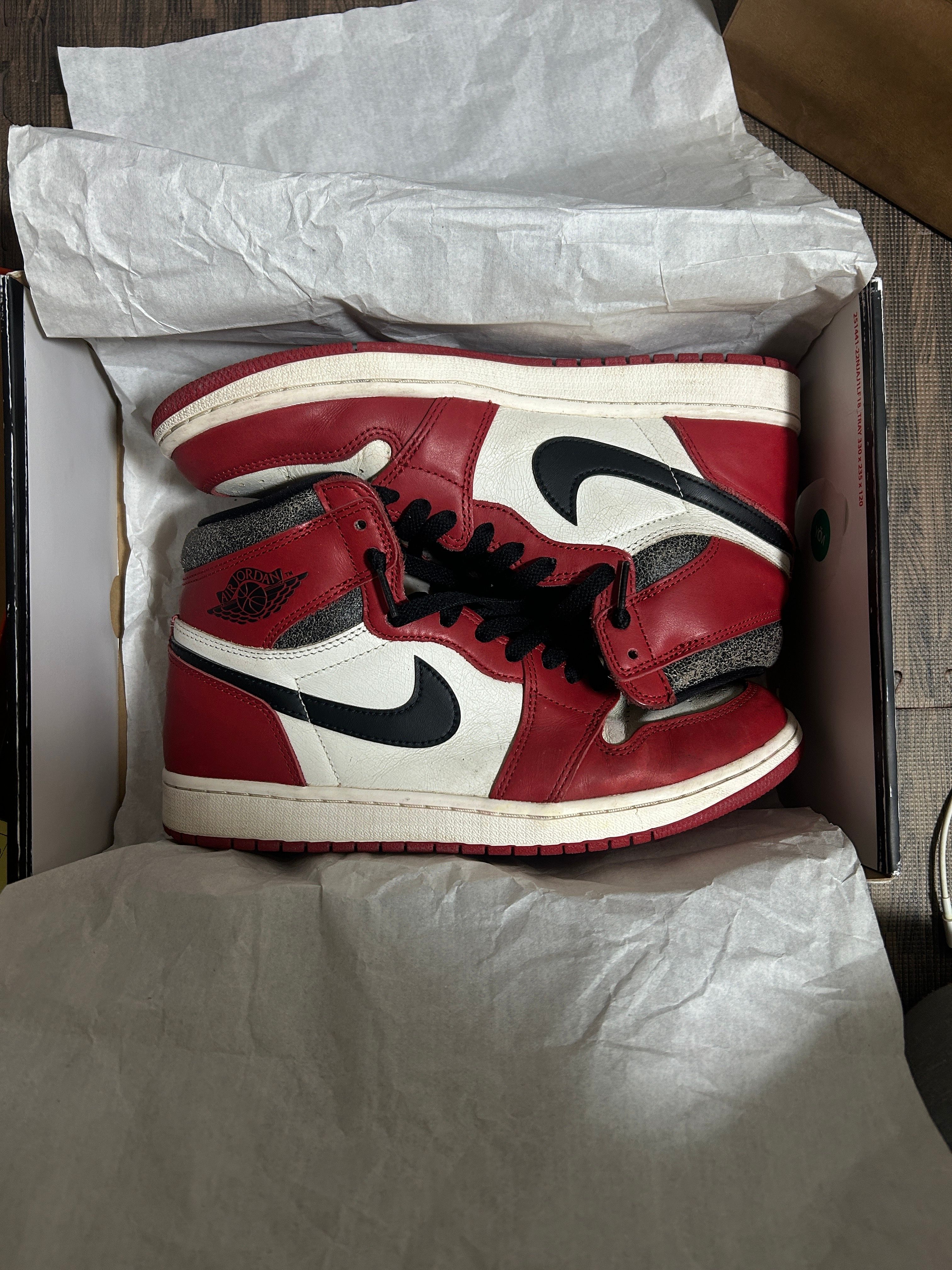 Nike Air Jordan 1 High OG "Lost & Found/Chicago"