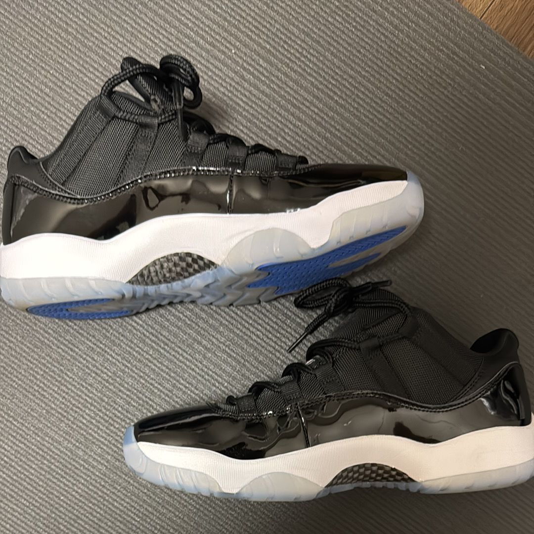 Nike Air Jordan 11 Retro Low "Black and Varsity Royal/Space Jam"