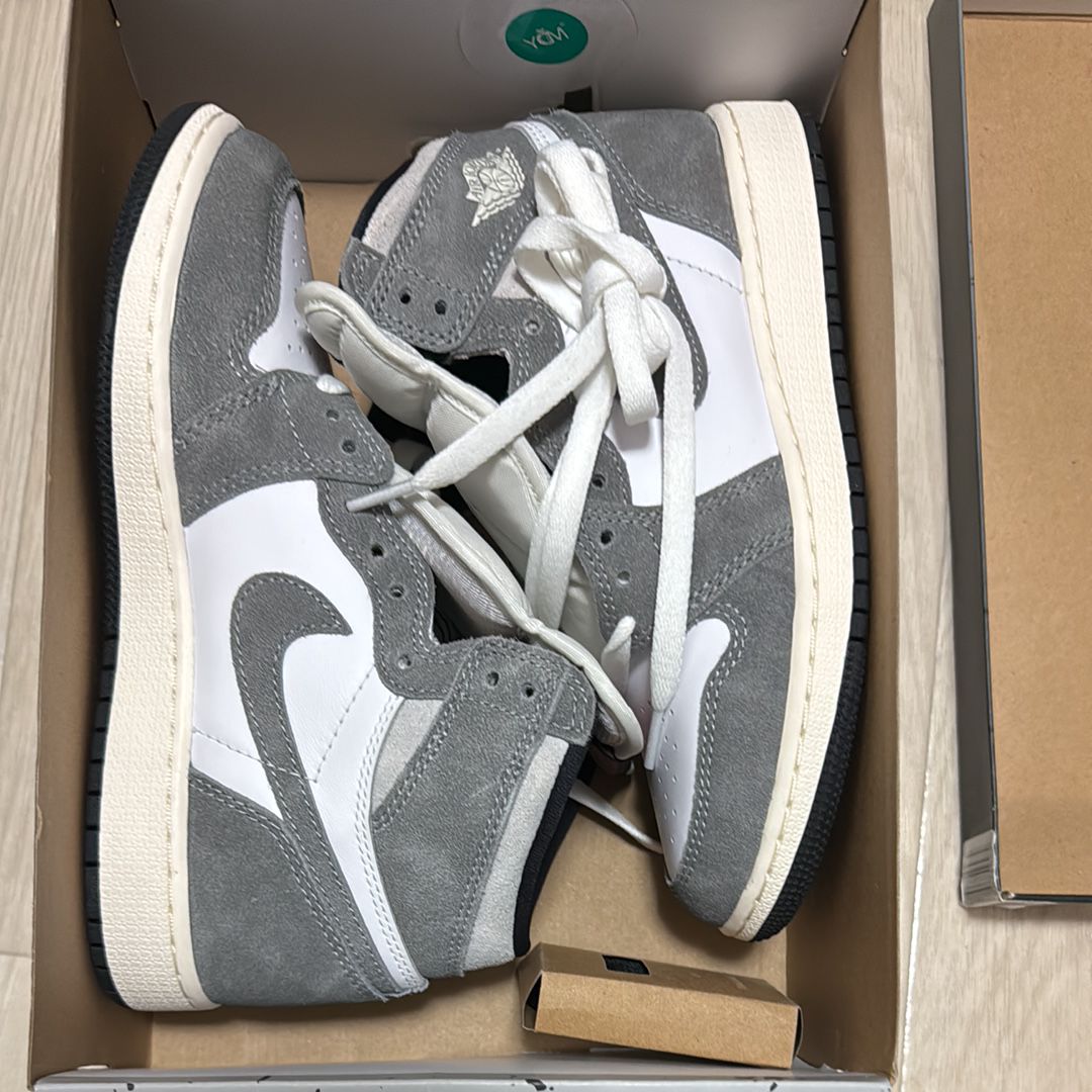 Nike GS Air Jordan 1 Retro High OG "Black and Smoke Grey"