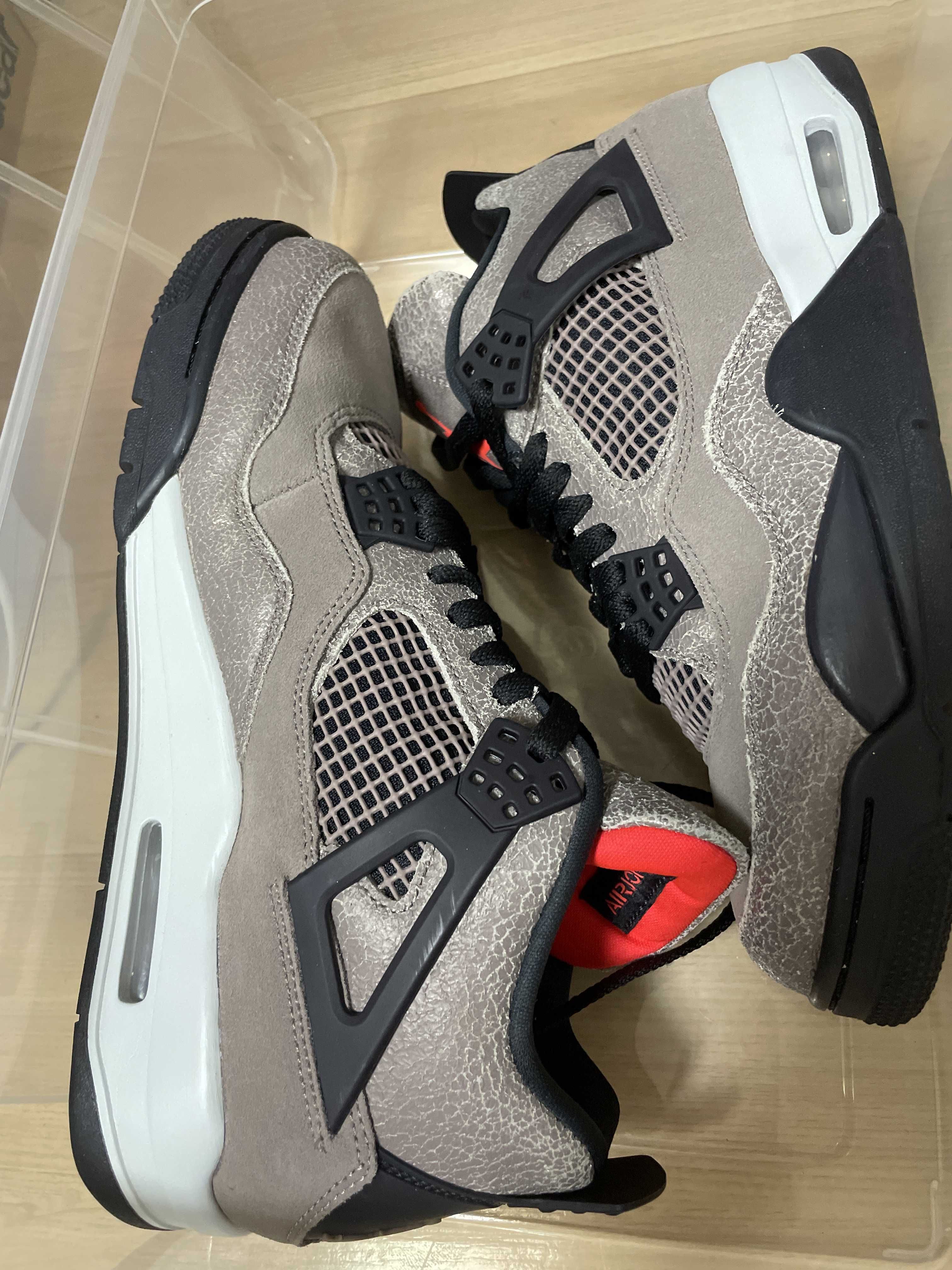 Nike Air Jordan 4 "Taupe Haze"