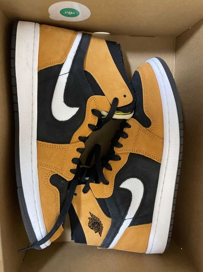 Nike Air Jordan 1 High Zoom "Monarch Orange"