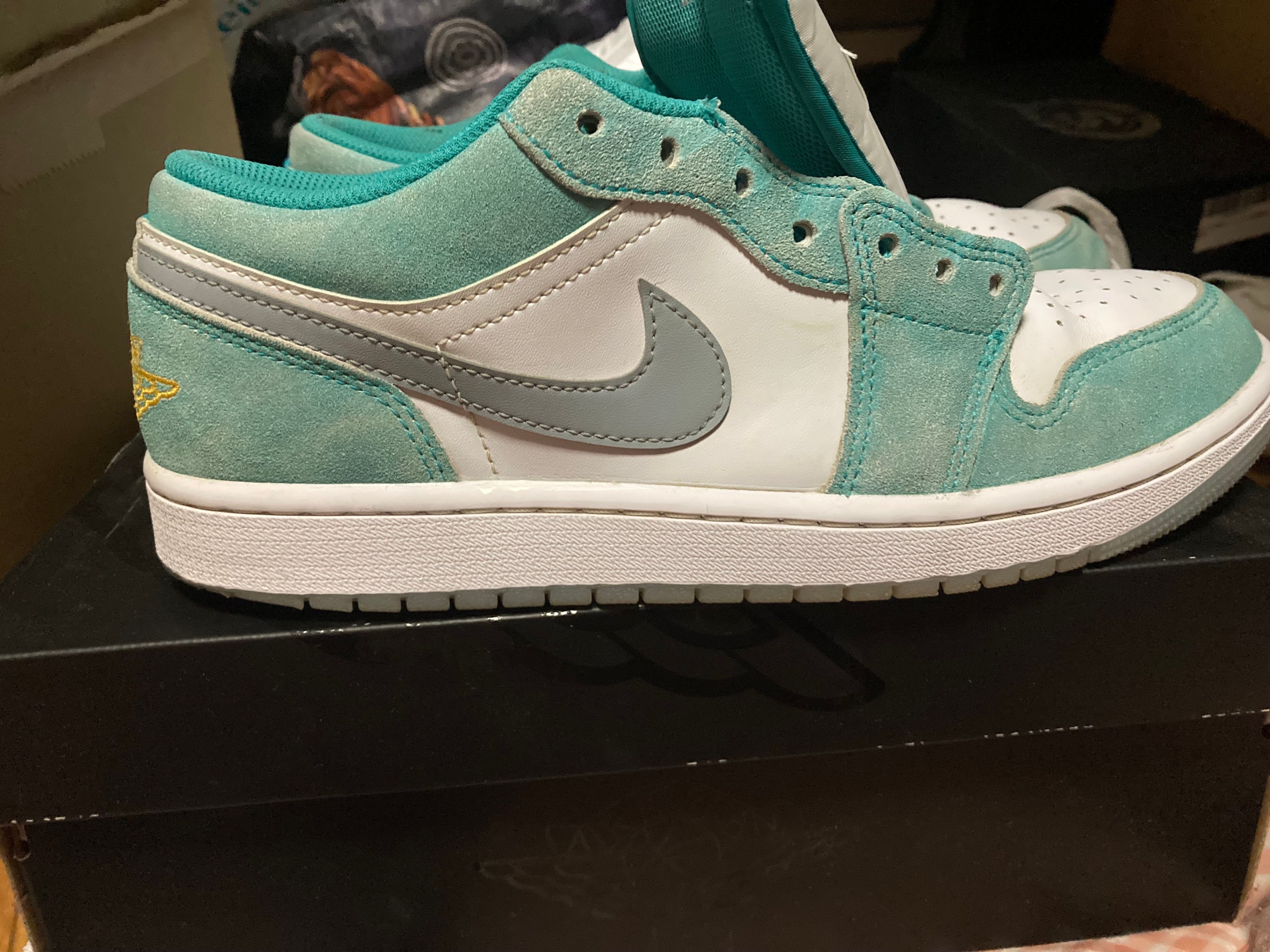 Nike Air Jordan 1 Low SE "New Emerald"