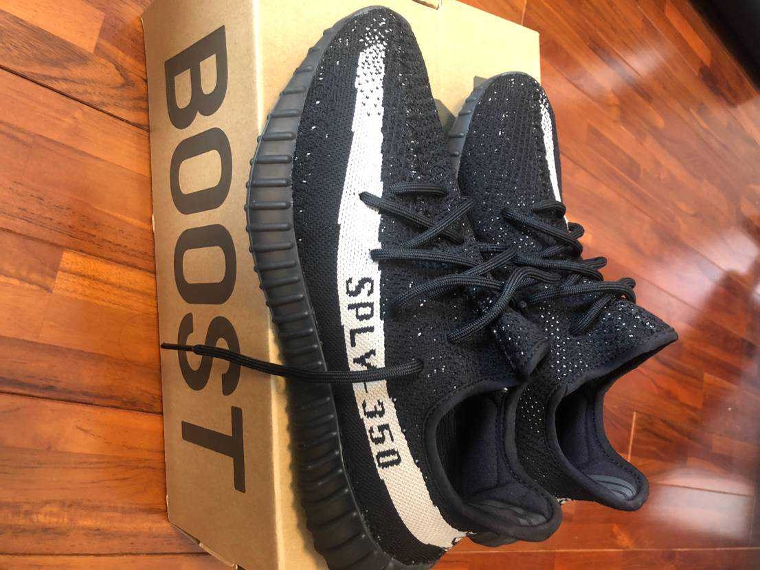 adidas YEEZY Boost 350 V2 "Oreo"
