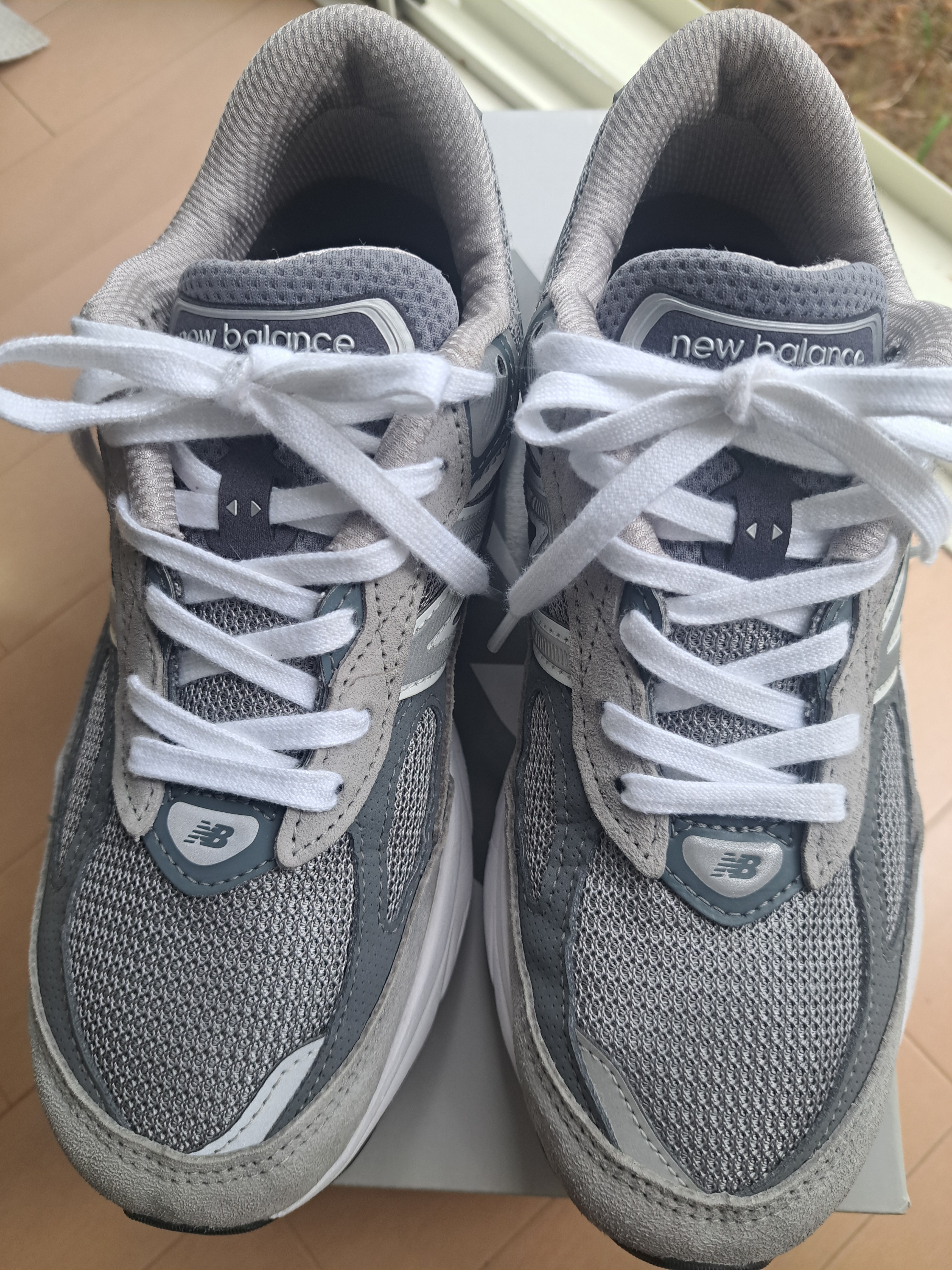 New Balance Women's 990V6 "Gray" (Heel NB Logo)