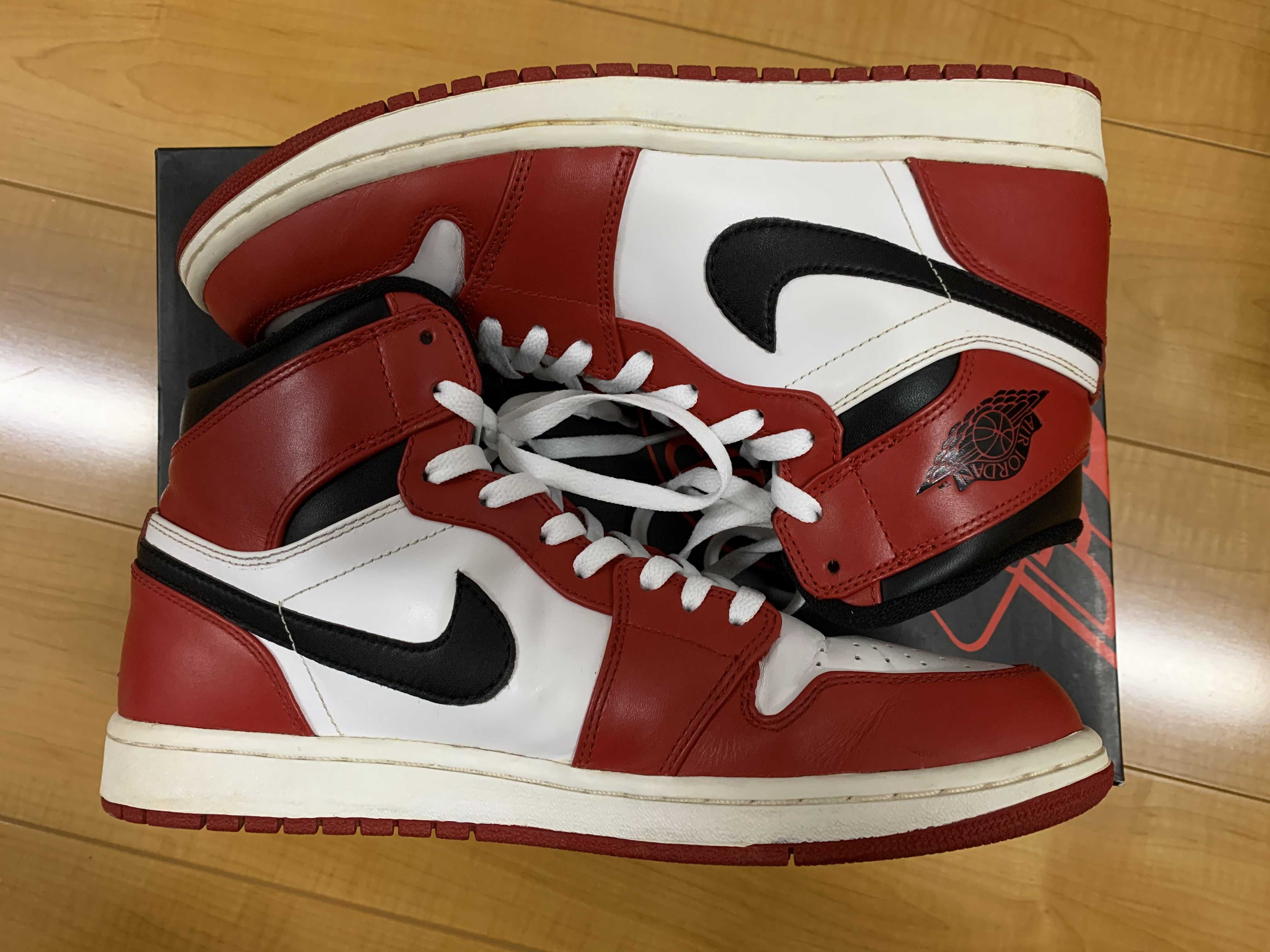 Nike Air Jordan 1 Retro High "Chicago" (2013)