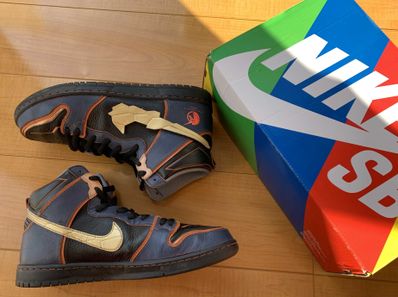 Gundam Unicorn × Nike SB Dunk High PRO QS "Banshee"