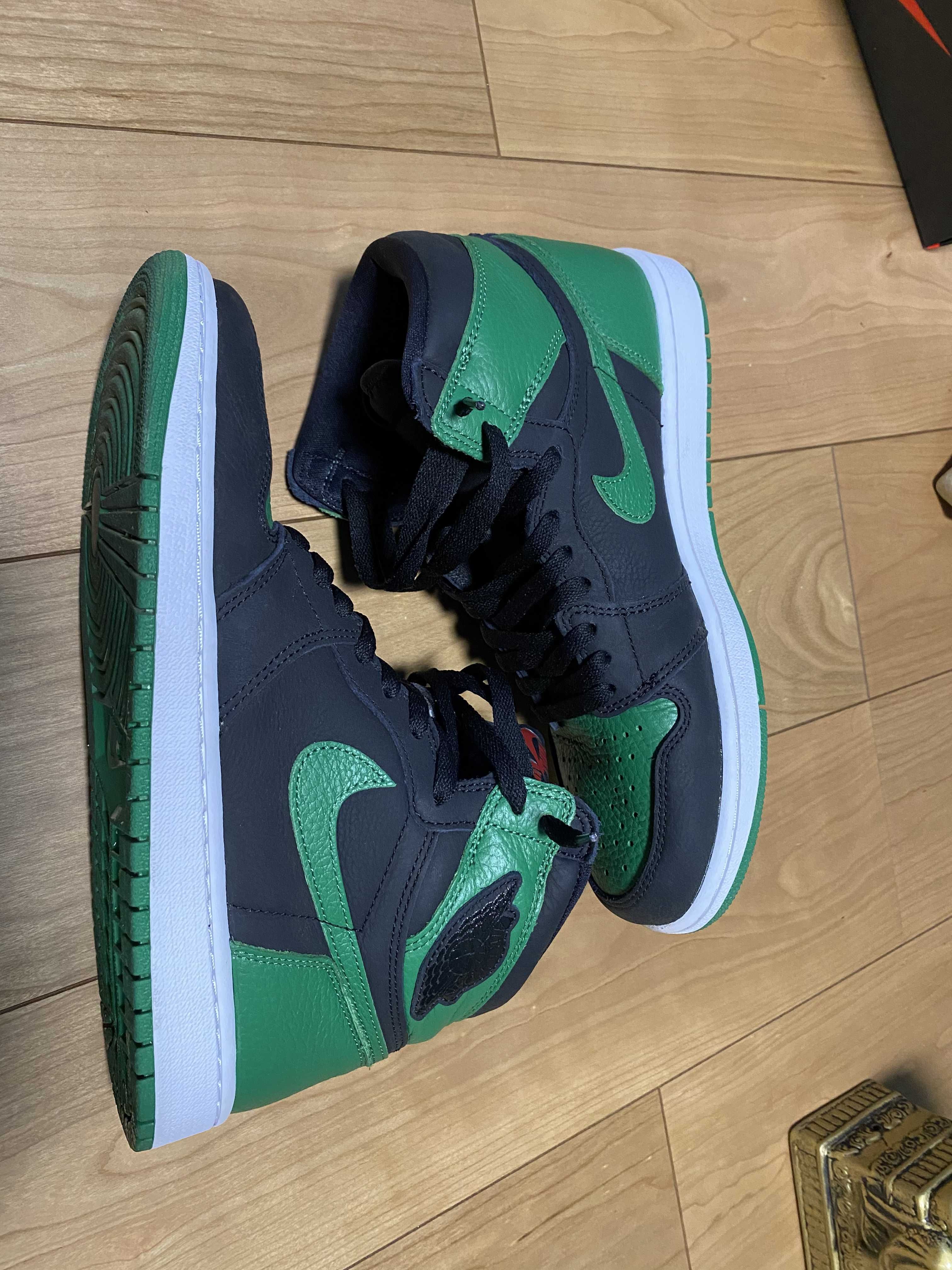 Nike Air Jordan 1 Retro High OG "Black/Pine Green" (2020)
