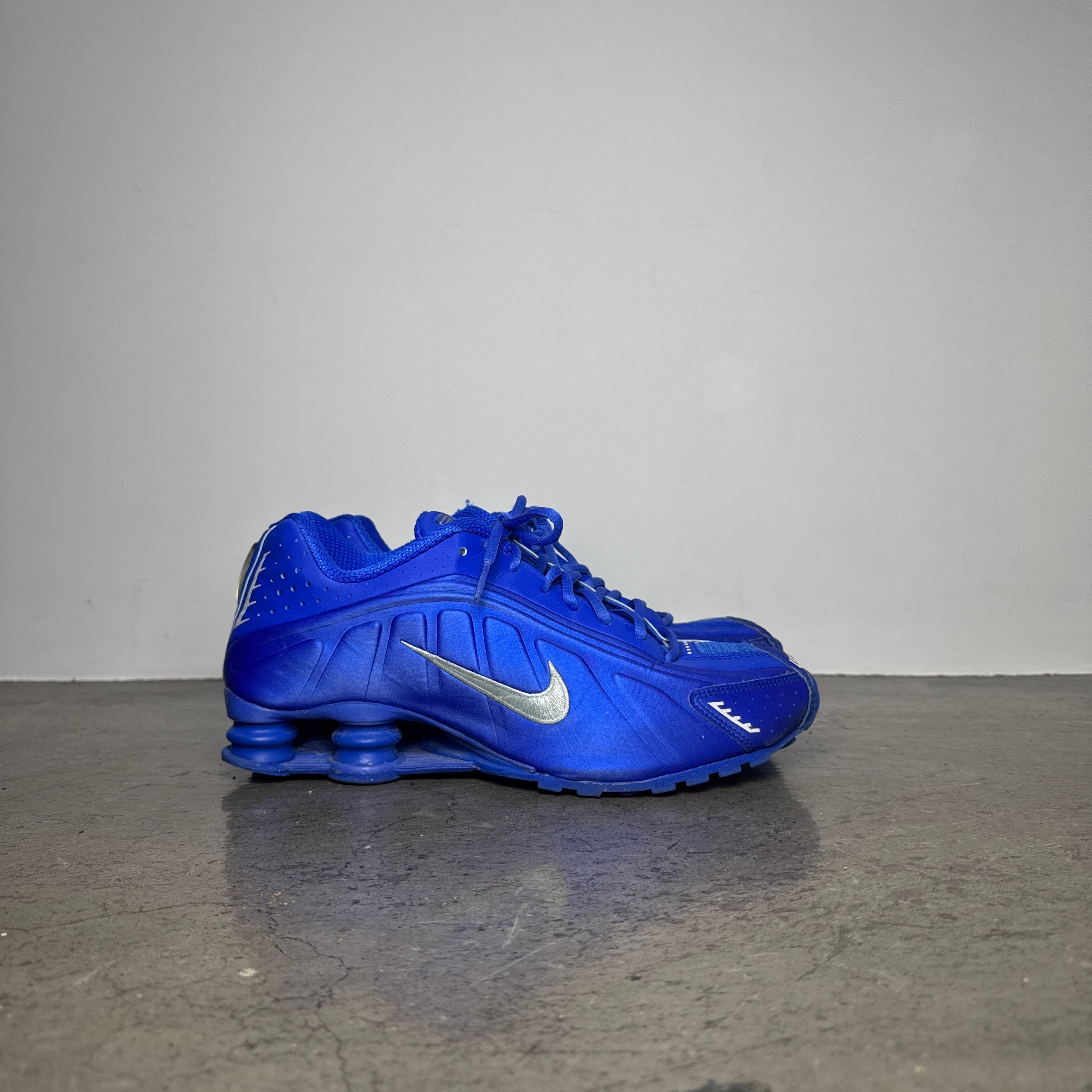 ナイキ ウィメンズ ショックスR4 "レーサーブルー アンド メタリックシルバー"